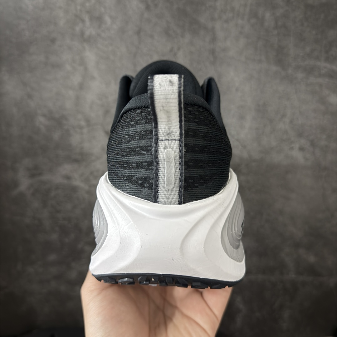 图片[4]-【XE纯原版】Nike Air Zoom Vomero Plus 全新科技运动跑HV8150-008    目前市场最强品质 原版购入开发 鞋面采用硅胶发泡立体印刷 临界ZOOM X泡棉超软弹大底 区别市场一体底 超高质检清洁度 一切材质配件均与原版一致 原楦原纸板开发 匹配原版98%以上 完美弧度版型 原厂鞋标 立体反光鞋盒标 鞋盒防撞海绵 高端玩家必推版本 高价零售必推版本 欢迎对比市面任意版本‼️ 这双鞋简直是时尚与科技的完美融合。 经典黑色鞋面，质感爆棚，搭配超亮眼的银色大勾子，瞬间成为街头焦点。不仅颜值在线，缓震性能更是一绝 不管是日常出街还是慢跑锻炼，都能给双脚极致舒适体验。  码数超全，36- 46 码任你选！别犹豫啦，穿上它，轻松走出潮流范，开启你的时尚运动新旅程！ 码段：36-46-选品中心