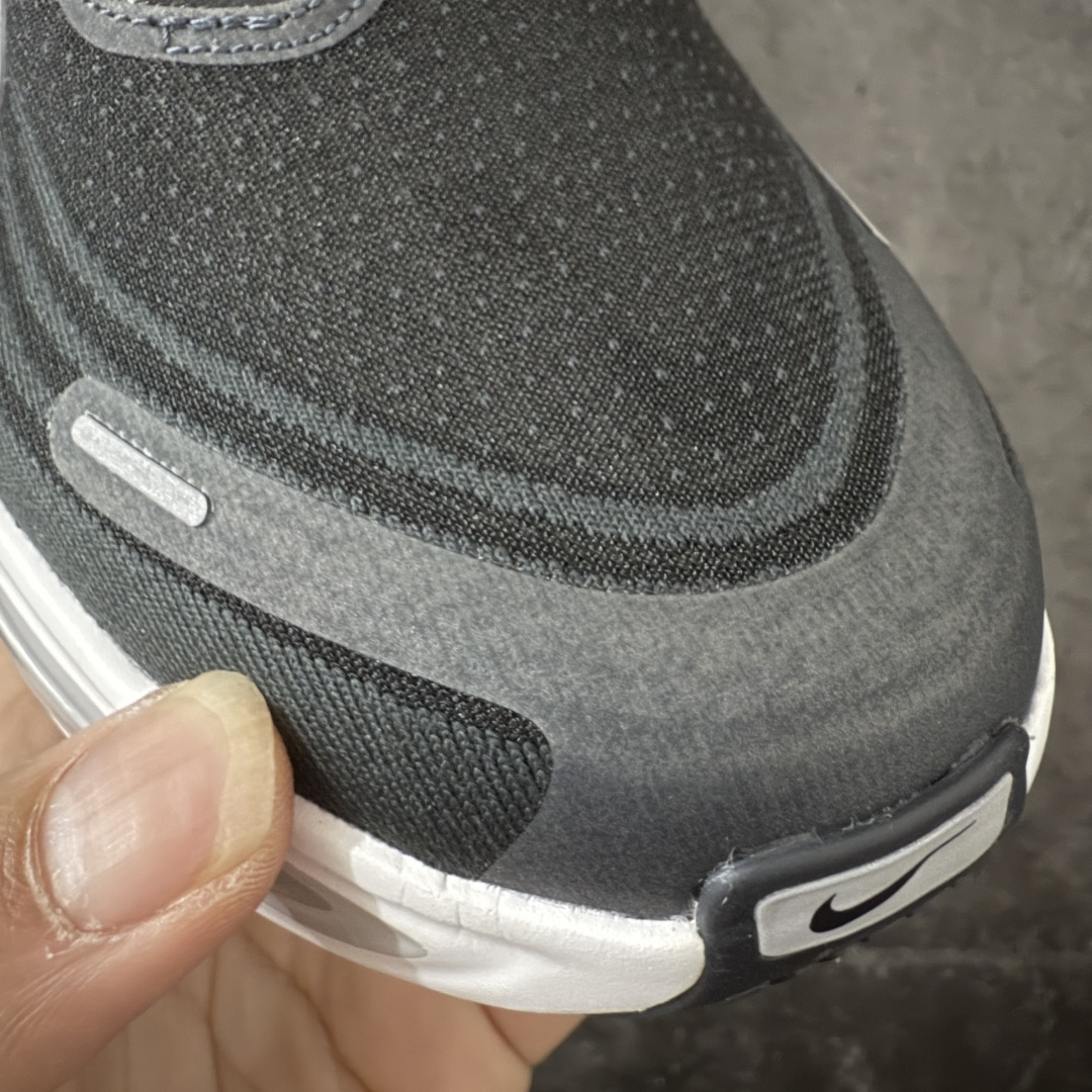 图片[5]-【XE纯原版】Nike Air Zoom Vomero Plus 全新科技运动跑HV8150-008    目前市场最强品质 原版购入开发 鞋面采用硅胶发泡立体印刷 临界ZOOM X泡棉超软弹大底 区别市场一体底 超高质检清洁度 一切材质配件均与原版一致 原楦原纸板开发 匹配原版98%以上 完美弧度版型 原厂鞋标 立体反光鞋盒标 鞋盒防撞海绵 高端玩家必推版本 高价零售必推版本 欢迎对比市面任意版本‼️ 这双鞋简直是时尚与科技的完美融合。 经典黑色鞋面，质感爆棚，搭配超亮眼的银色大勾子，瞬间成为街头焦点。不仅颜值在线，缓震性能更是一绝 不管是日常出街还是慢跑锻炼，都能给双脚极致舒适体验。  码数超全，36- 46 码任你选！别犹豫啦，穿上它，轻松走出潮流范，开启你的时尚运动新旅程！ 码段：36-46-选品中心
