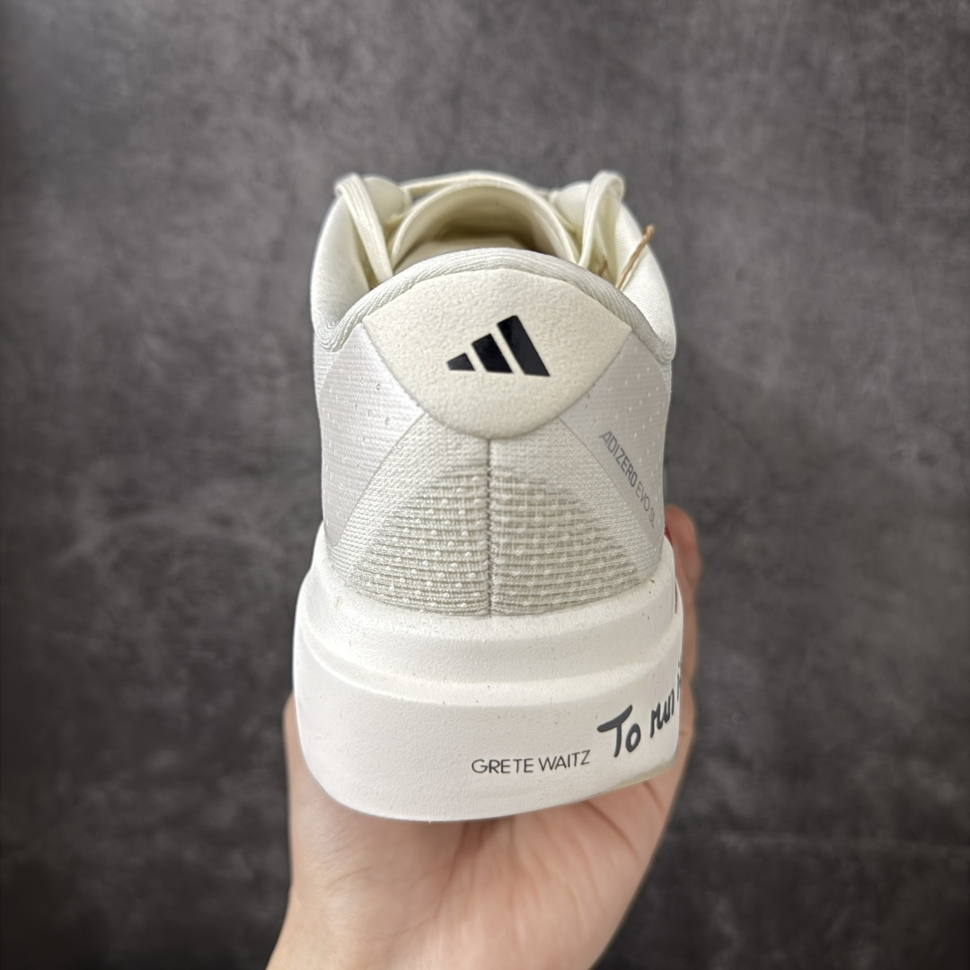 图片[4]-【XE版本】Adidas Adizero EVO SL 马拉松竞速专业跑鞋 市场最强版出货 原材料 内置碳板 原厂网纱潮流 超临界发泡大底 脚感软弹度与原版几乎无差别 细节目前市场最接近原版品质 外贸专供 最大做到48码 此款针织网面非常轻薄 纤维间的缝隙很大 可以保证跑步时的透气、排汗效果 鞋舌直接与两侧的内衬和鞋底连接在一起 在跑步过程中不会被鞋舌的左右移动所困扰 在标准鞋带孔的基础上再拓宽一组鞋带孔 适合不同脚型的需求 突破性 EnergyRods 技术，有助于跑者实现更好的成绩 中底独特的LIGHTSTRIKE PRO泡棉材质 微弹感觉在跑步过程中给予了良好的支撑体验 对于顶级精英和高水平进阶跑者来说 ADIOS PRO是一双值得信赖的竞速比赛用鞋 货号：JS1182 尺码：36-48-选品中心