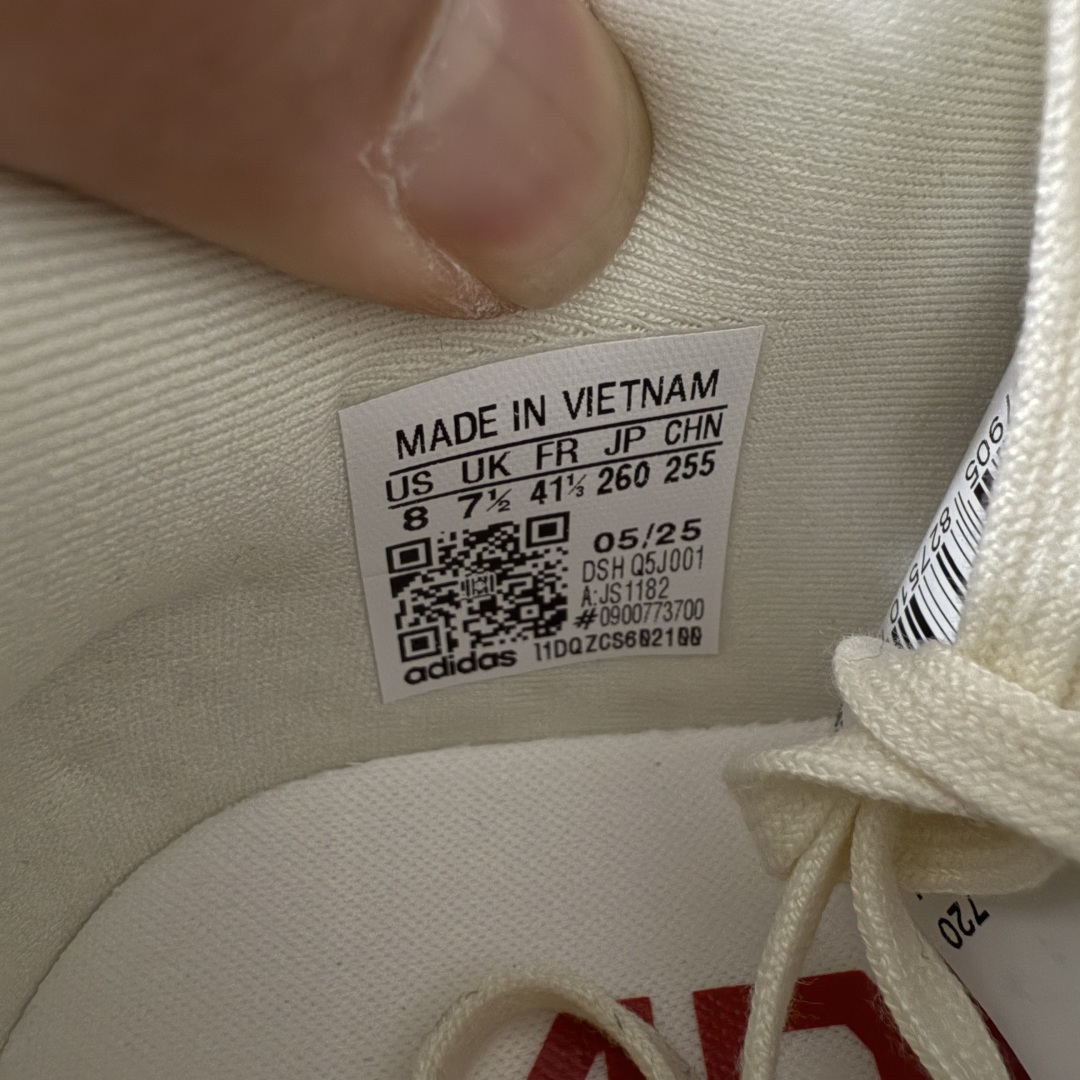 图片[8]-【XE版本】Adidas Adizero EVO SL 马拉松竞速专业跑鞋 市场最强版出货 原材料 内置碳板 原厂网纱潮流 超临界发泡大底 脚感软弹度与原版几乎无差别 细节目前市场最接近原版品质 外贸专供 最大做到48码 此款针织网面非常轻薄 纤维间的缝隙很大 可以保证跑步时的透气、排汗效果 鞋舌直接与两侧的内衬和鞋底连接在一起 在跑步过程中不会被鞋舌的左右移动所困扰 在标准鞋带孔的基础上再拓宽一组鞋带孔 适合不同脚型的需求 突破性 EnergyRods 技术，有助于跑者实现更好的成绩 中底独特的LIGHTSTRIKE PRO泡棉材质 微弹感觉在跑步过程中给予了良好的支撑体验 对于顶级精英和高水平进阶跑者来说 ADIOS PRO是一双值得信赖的竞速比赛用鞋 货号：JS1182 尺码：36-48-选品中心