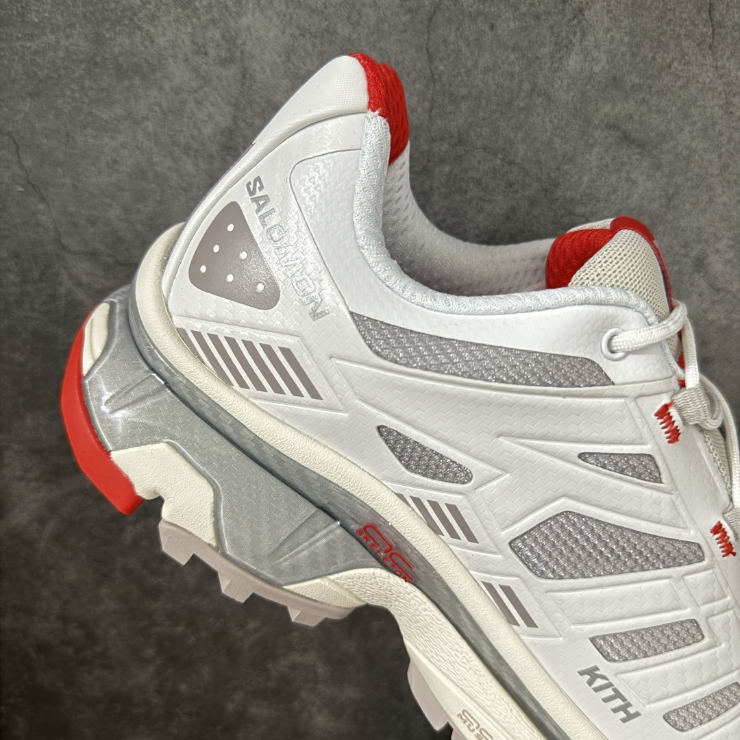 图片[7]-【纯原版】Salomon XT-4K Kith 萨洛蒙系列低帮城市越野机能透气休闲运动鞋 477718 鞋舌处附有迷你网眼袋收纳鞋绳以及下方的多色 Logo 标签 接着搭载奶油色 ACS 技术中底以及金色 TPU 塑料部件提升鞋款耐用性 中底与鞋面之间饰有海蓝色条状细节有效增添鞋款层次 最后应用黑色 Contragrip Chevron 外底完成鞋款设计 这次配色颇为高调 两款配色均以绚丽的渐变设计呈现 一款以粉紫渐变主打 另一款以黄绿渐变呈现 视觉效果相当吸睛 鞋面的使用玻璃纤维覆盖物加固 并通过细绳扣系带系统进行锁定 Salomon 的品牌logo 出现在脚后跟和前掌部位 中底虽然偏薄 但非常耐用 与模压塑料ACS 框架以及致密AC2 Muscle 鞋底单元结合 能够提供出色的支撑力和缓冲性 尺码：36 36.5 37.5 38 38.5 39 40 40.5 41 42 42.5 43 44 44.5 45-选品中心