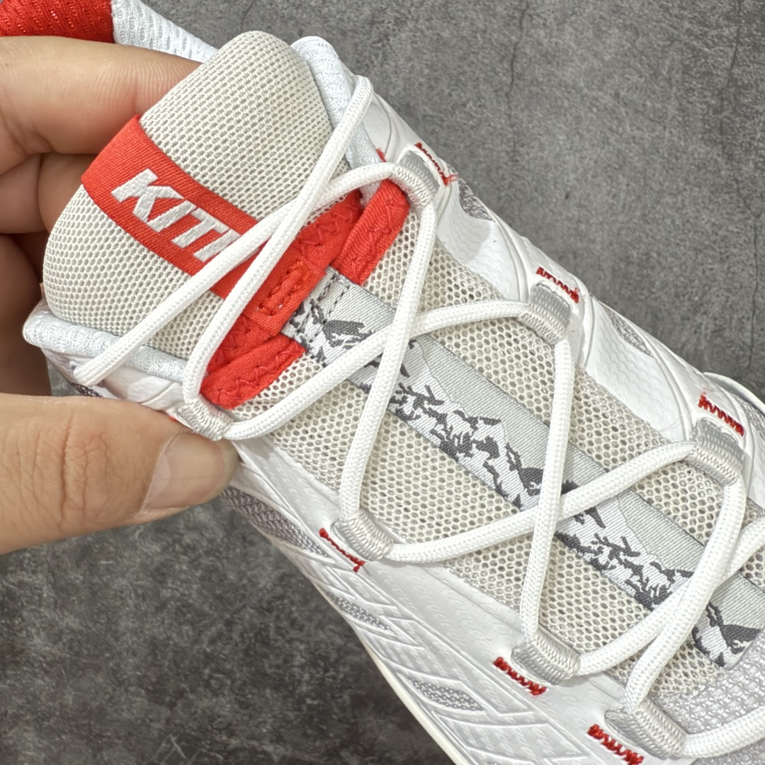图片[6]-【纯原版】Salomon XT-4K Kith 萨洛蒙系列低帮城市越野机能透气休闲运动鞋 477718 鞋舌处附有迷你网眼袋收纳鞋绳以及下方的多色 Logo 标签 接着搭载奶油色 ACS 技术中底以及金色 TPU 塑料部件提升鞋款耐用性 中底与鞋面之间饰有海蓝色条状细节有效增添鞋款层次 最后应用黑色 Contragrip Chevron 外底完成鞋款设计 这次配色颇为高调 两款配色均以绚丽的渐变设计呈现 一款以粉紫渐变主打 另一款以黄绿渐变呈现 视觉效果相当吸睛 鞋面的使用玻璃纤维覆盖物加固 并通过细绳扣系带系统进行锁定 Salomon 的品牌logo 出现在脚后跟和前掌部位 中底虽然偏薄 但非常耐用 与模压塑料ACS 框架以及致密AC2 Muscle 鞋底单元结合 能够提供出色的支撑力和缓冲性 尺码：36 36.5 37.5 38 38.5 39 40 40.5 41 42 42.5 43 44 44.5 45-选品中心