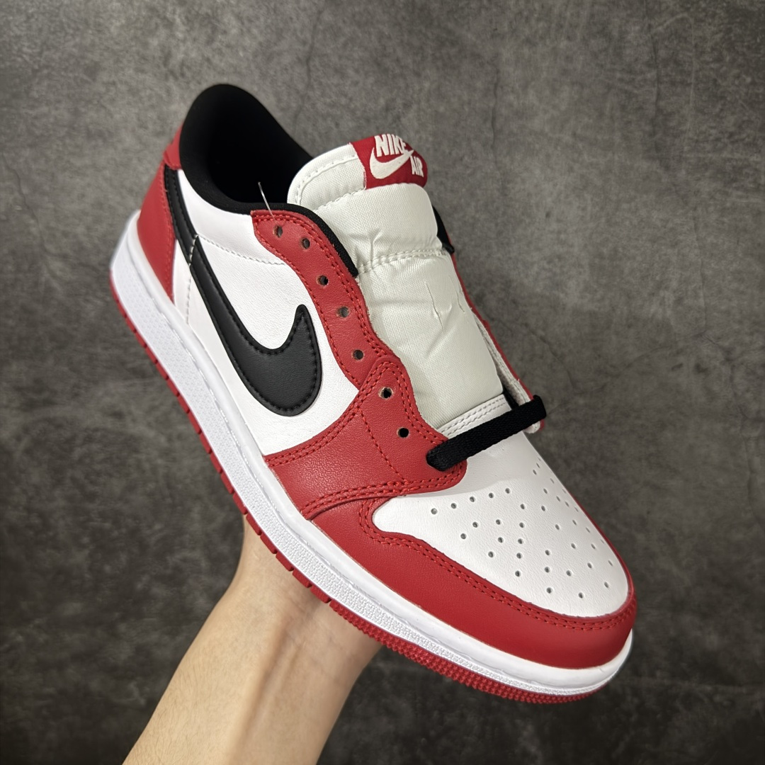 图片[3]-【原厂版】Air Jordan 1 Low og AJ1乔1低帮男子文化篮球鞋 白红芝加哥 HQ6998-600 超级强悍品质 可对比市场各大纯原版本 专业aj大厂出品 对细节的把控毋庸置疑 材料也是用最接近原鞋的头层皮料 所有地方都没有做到减配 原厂鞋楦打造完美鞋型 整体鞋型以及后跟做的弧度做的非常好 鞋带为原厂打蜡鞋带 粗细程度同步原鞋 裁片清洁度到位 无明显瑕疵毛边 免修产品 正确针车 该重针 该有尖角的地方都有做到 鞋价格非常香 转手可闭眼卖高价 到手各位就知道货有多好 绝对秒杀一切同价格货品 尺码：36-47.5-选品中心