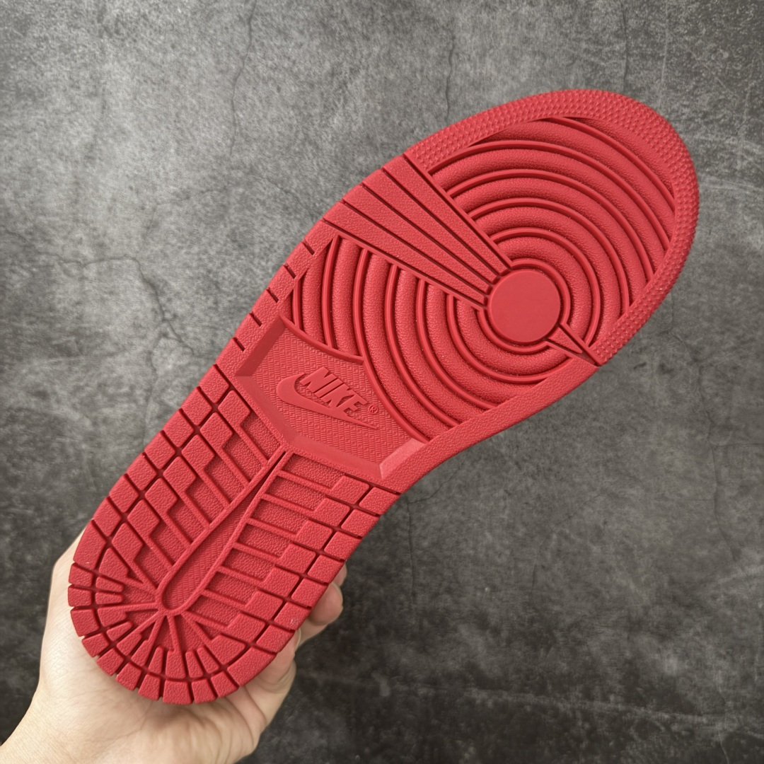 图片[9]-【原厂版】Air Jordan 1 Low og AJ1乔1低帮男子文化篮球鞋 白红芝加哥 HQ6998-600 超级强悍品质 可对比市场各大纯原版本 专业aj大厂出品 对细节的把控毋庸置疑 材料也是用最接近原鞋的头层皮料 所有地方都没有做到减配 原厂鞋楦打造完美鞋型 整体鞋型以及后跟做的弧度做的非常好 鞋带为原厂打蜡鞋带 粗细程度同步原鞋 裁片清洁度到位 无明显瑕疵毛边 免修产品 正确针车 该重针 该有尖角的地方都有做到 鞋价格非常香 转手可闭眼卖高价 到手各位就知道货有多好 绝对秒杀一切同价格货品 尺码：36-47.5-选品中心