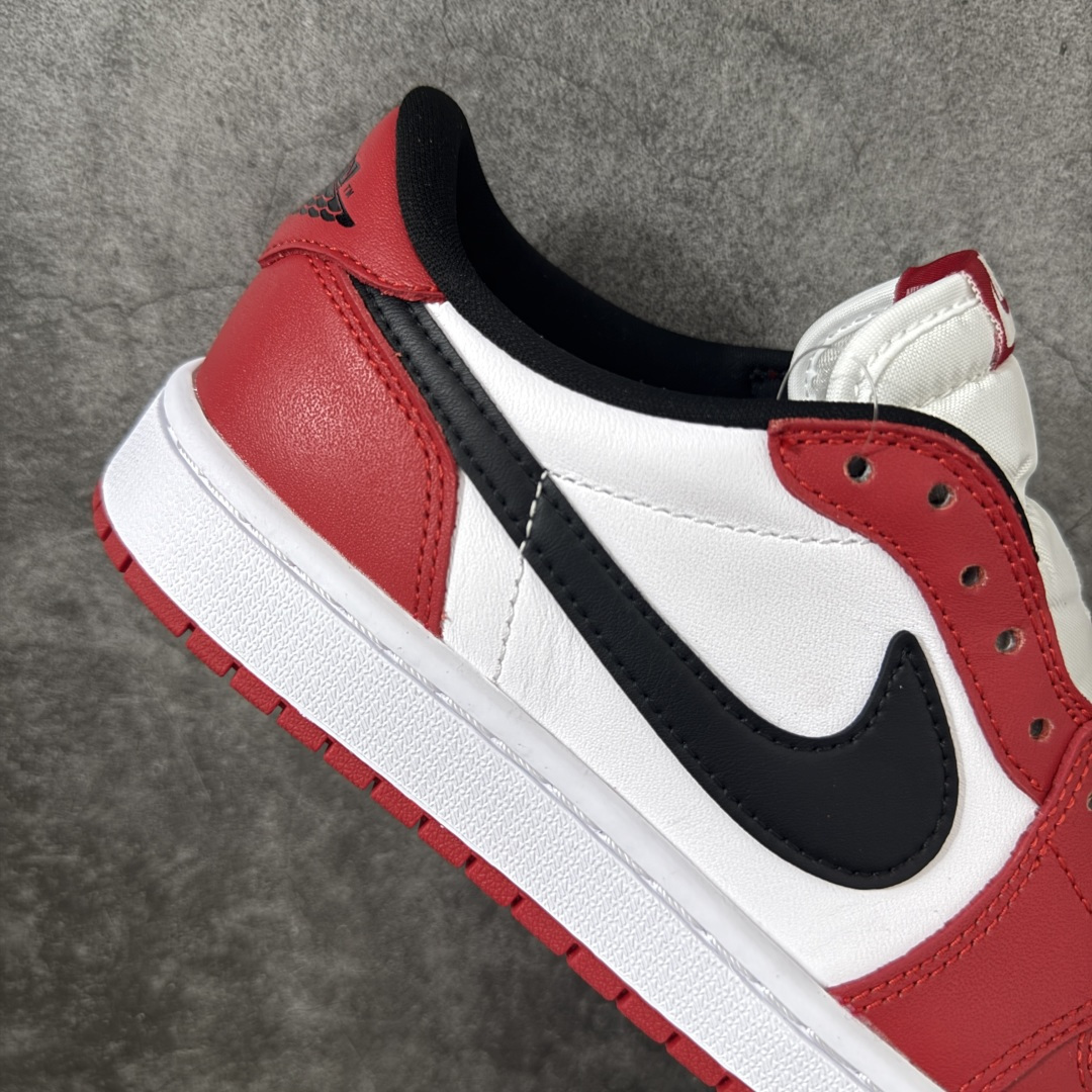 图片[7]-【原厂版】Air Jordan 1 Low og AJ1乔1低帮男子文化篮球鞋 白红芝加哥 HQ6998-600 超级强悍品质 可对比市场各大纯原版本 专业aj大厂出品 对细节的把控毋庸置疑 材料也是用最接近原鞋的头层皮料 所有地方都没有做到减配 原厂鞋楦打造完美鞋型 整体鞋型以及后跟做的弧度做的非常好 鞋带为原厂打蜡鞋带 粗细程度同步原鞋 裁片清洁度到位 无明显瑕疵毛边 免修产品 正确针车 该重针 该有尖角的地方都有做到 鞋价格非常香 转手可闭眼卖高价 到手各位就知道货有多好 绝对秒杀一切同价格货品 尺码：36-47.5-选品中心