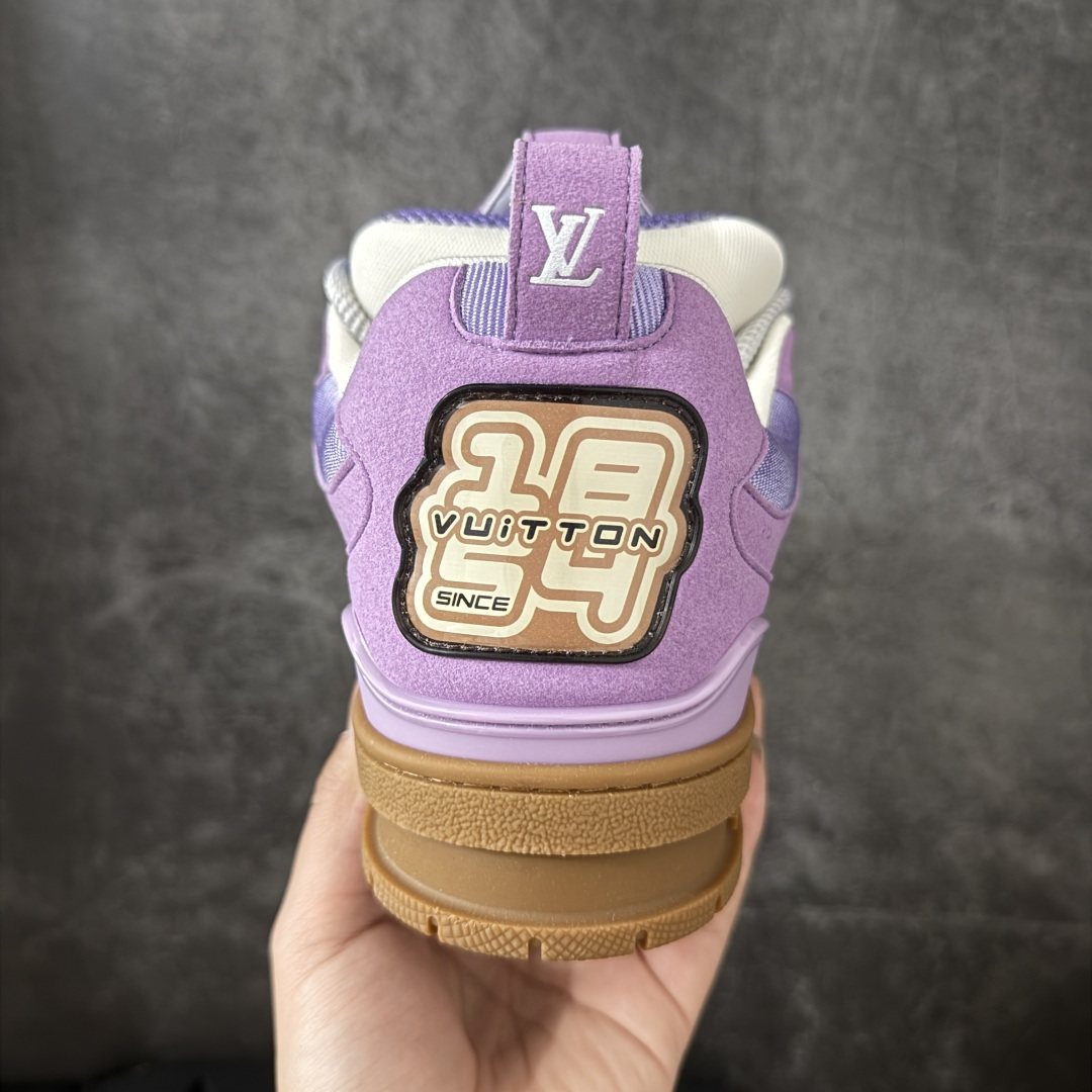 图片[4]-【YS纯原】广奢高端货LV Trainer 四叶草｜2026 新货 ✦ 海淘代购同渠道 · 高端零售专供 ✦ Virgil Abloh 经典 Trainer 设计 ✦ 复古篮球鞋灵感，潮奢结合 ✦ 光滑牛皮＋Monogram 压纹粒面牛皮拼接 ✦ 花卉橡胶外底，辨识度极高 ✦ 原版进口头层牛皮 ✦ 原版定制透气网里 ✦ 原版开模双色 TPU 组合大底 ✦ 厚底约 3cm，脚感稳定显比例 尺码：39-45-选品中心