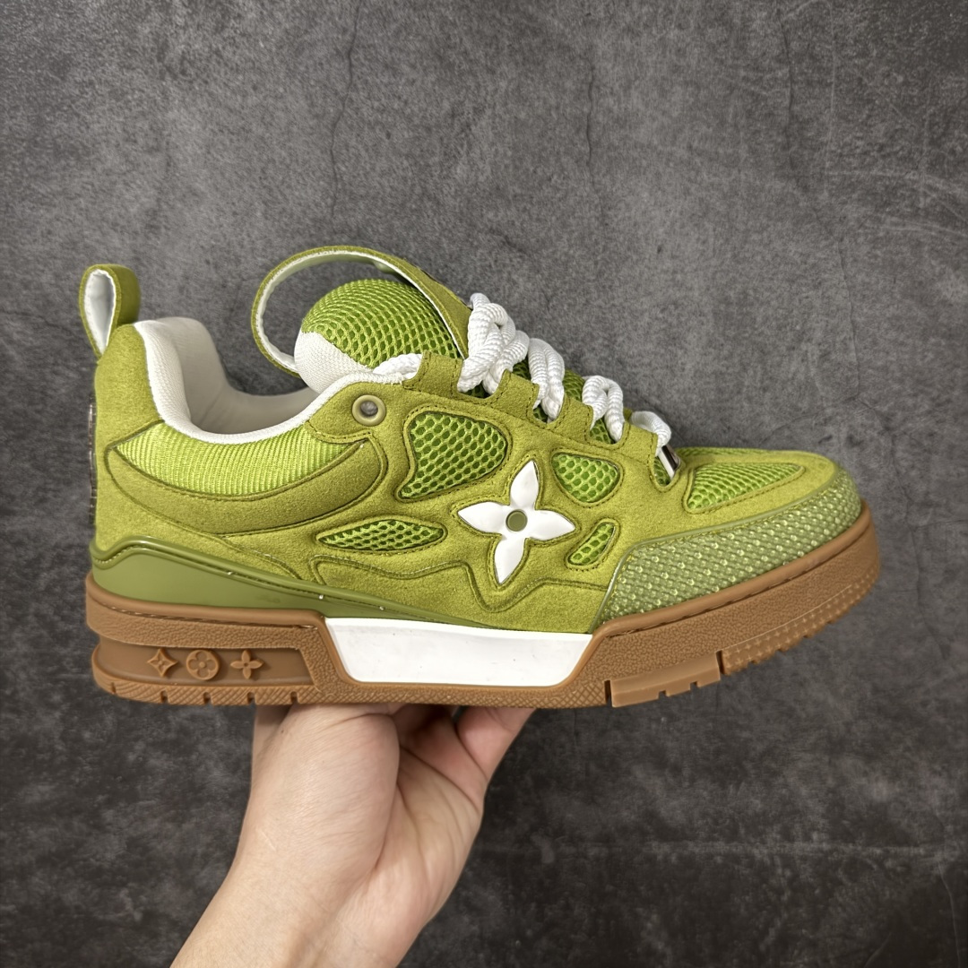 【YS纯原】广奢高端货LV Trainer 四叶草｜2026 新货 ✦ 海淘代购同渠道 · 高端零售专供 ✦ Virgil Abloh 经典 Trainer 设计 ✦ 复古篮球鞋灵感，潮奢结合 ✦ 光滑牛皮＋Monogram 压纹粒面牛皮拼接 ✦ 花卉橡胶外底，辨识度极高 ✦ 原版进口头层牛皮 ✦ 原版定制透气网里 ✦ 原版开模双色 TPU 组合大底 ✦ 厚底约 3cm，脚感稳定显比例 尺码：39-45-选品中心