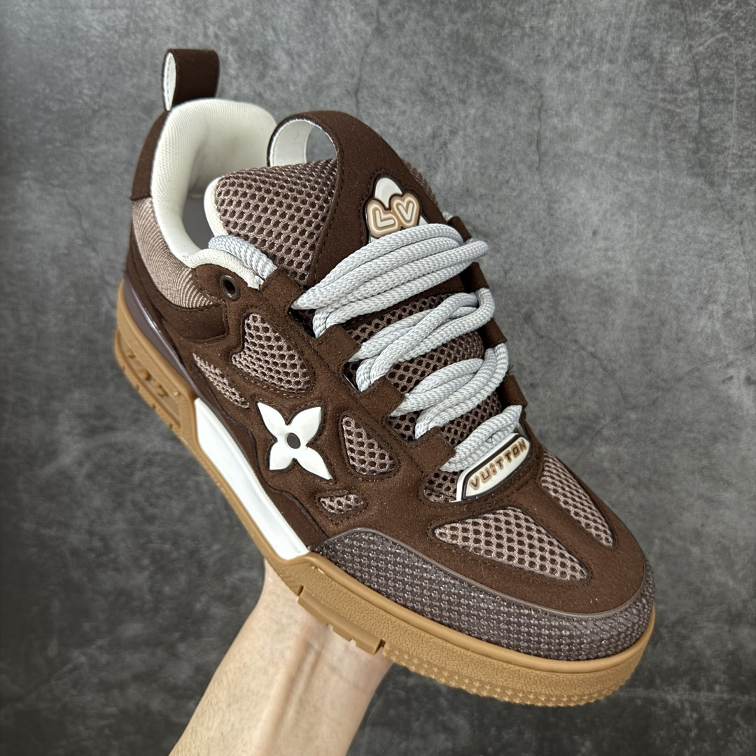图片[3]-【YS纯原】广奢高端货LV Trainer 四叶草｜2026 新货 ✦ 海淘代购同渠道 · 高端零售专供 ✦ Virgil Abloh 经典 Trainer 设计 ✦ 复古篮球鞋灵感，潮奢结合 ✦ 光滑牛皮＋Monogram 压纹粒面牛皮拼接 ✦ 花卉橡胶外底，辨识度极高 ✦ 原版进口头层牛皮 ✦ 原版定制透气网里 ✦ 原版开模双色 TPU 组合大底 ✦ 厚底约 3cm，脚感稳定显比例 尺码：39-45-选品中心