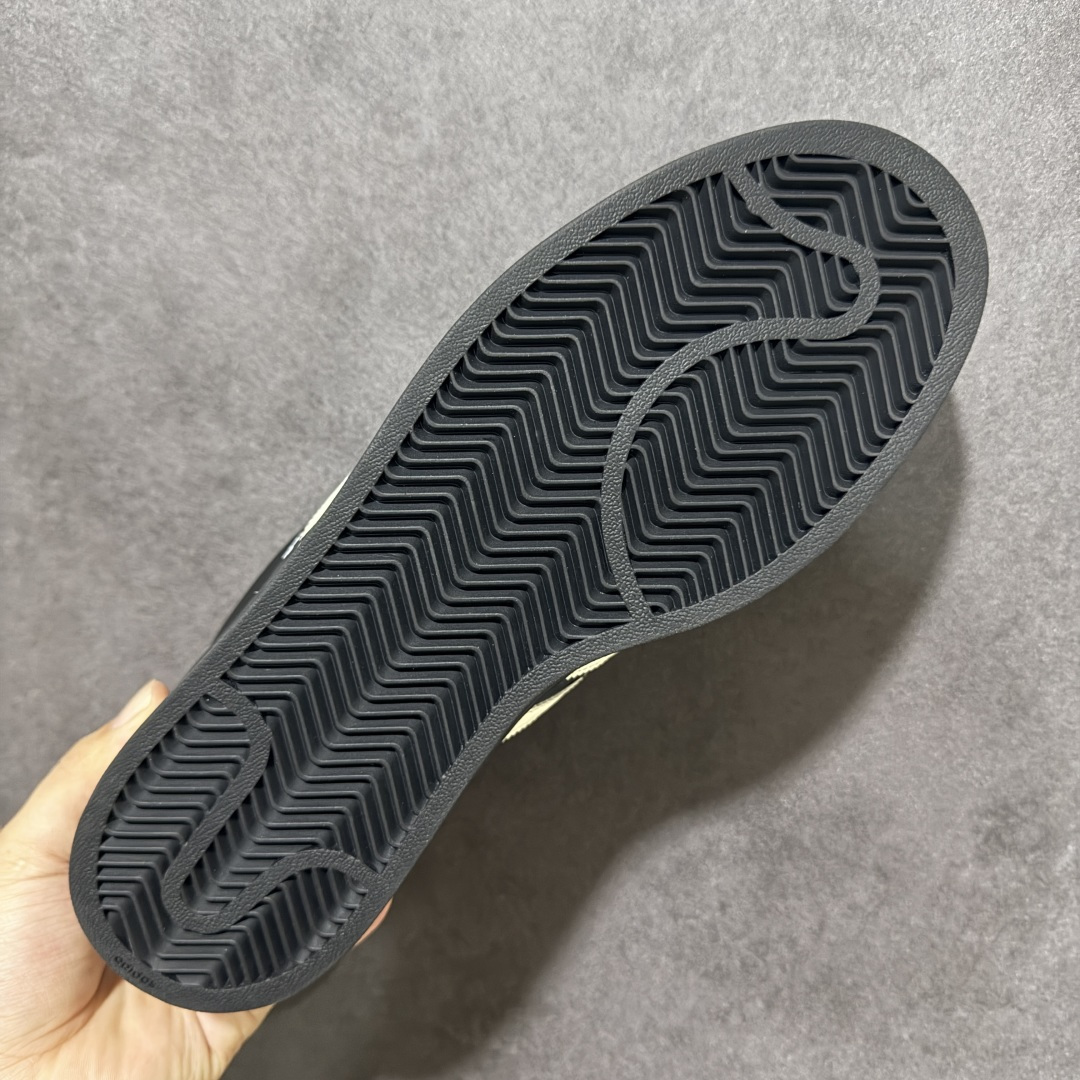 图片[9]-【H11顶级头层版】adidas originals Superstar 2 贝壳头 简约经典 舒适时尚 复古板鞋 男女同款 黑白 货号：JH9977 全新升级版 皮料改进至头层原厂皮 原盒 原底原料 开模打造 原厂织唛鞋标 高精密准度 原楦原纸板开发 匹配原版98%以上 后跟垫棉独家呈现 反口里弧度正确 原厂鞋垫 背胶 后跟电绣针数 与正品一致 原厂皮料 原厂车缝线 质感无敌 皮料切割干净 无任何毛边 清洁度细节完美 进口港宝加持 后跟自然饱满 还原公司包裹性 鞋面采用原装数据贴合技术 全方位贴合包裹脚型 鞋跟部鞋底牵引设计 提供强大的抓地性能 更适应不同实战场地路面 尺码：35.5 36 36.5 37.5 38 38.5 39 40 40.5 41 42 42.5 43 44 45-选品中心