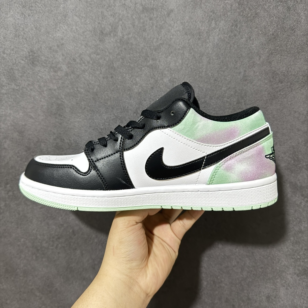 图片[2]-【H11纯原】Nike Air Jordan 1 Low SE AJ1 乔一 舒适贴合 防滑耐磨 低帮 复古篮球鞋 货号：DM1199-100 尺码：35.5 36 36.5 37.5 38 38.5 39 40 40.5 41 42 42.5 43 44 45 46 47.5 #H11顶级纯原 纯原外贸平台特供订单 #全套原纸板楦头开发 #原厂特供材料配套加持 #确保原汁原味 完美呈现版型 #原档数据独家私模大底 #男女鞋同步官方开发至48.5 #原装进口轻量化鞋垫 #进口港宝加持 后跟自然饱满 还原公司包裹性 #鞋面采用原装数据贴合技术 #全方位贴合包裹脚型 #鞋跟部鞋底牵引设计 #提供强大的抓地性能 #更适应不同实战场地路面-选品中心