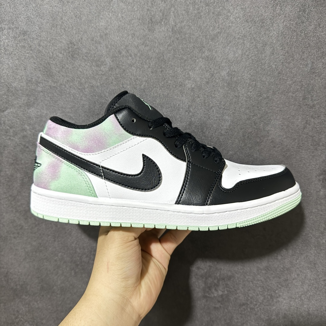 【H11纯原】Nike Air Jordan 1 Low SE AJ1 乔一 舒适贴合 防滑耐磨 低帮 复古篮球鞋 货号：DM1199-100 尺码：35.5 36 36.5 37.5 38 38.5 39 40 40.5 41 42 42.5 43 44 45 46 47.5 #H11顶级纯原 纯原外贸平台特供订单 #全套原纸板楦头开发 #原厂特供材料配套加持 #确保原汁原味 完美呈现版型 #原档数据独家私模大底 #男女鞋同步官方开发至48.5 #原装进口轻量化鞋垫 #进口港宝加持 后跟自然饱满 还原公司包裹性 #鞋面采用原装数据贴合技术 #全方位贴合包裹脚型 #鞋跟部鞋底牵引设计 #提供强大的抓地性能 #更适应不同实战场地路面-选品中心