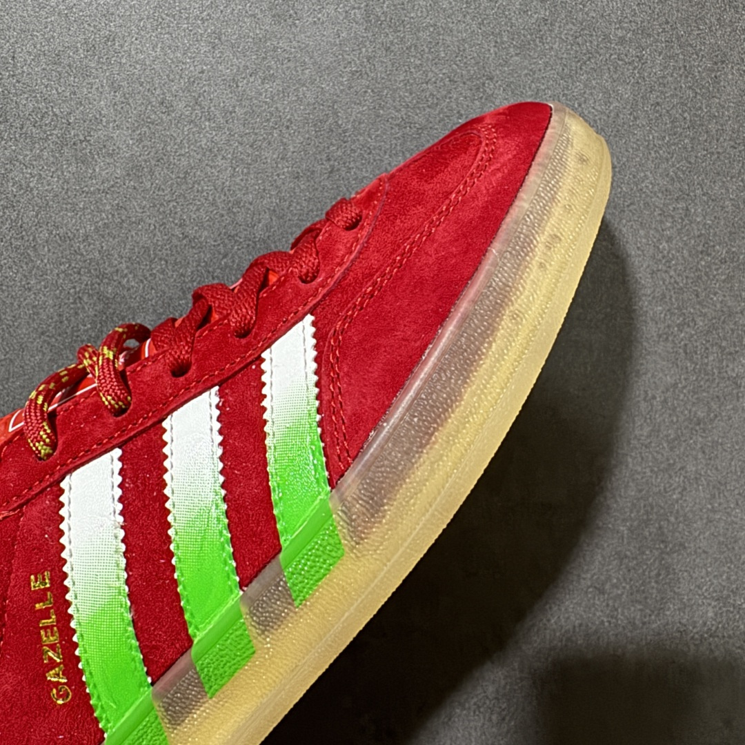 图片[8]-【定制版】Adidas Original Gazelle Indoor 阿迪达斯 低帮 水果荔枝 红白色 这款经典鞋，忠于原版设计，鞋身整体以红色麂皮打造，搭配红色T字形鞋头，侧边经典白色皮革三条杠Logo及金色压印Gazelle，鞋舌蓝底上辅以白色三叶草Logo及Adidas字样，后跟带有甜美小马装饰，彰显联名主题，最后以半透明生胶中底及外底完善整体设计收尾，复古风十足！ 货号：IE1051 尺码：35⅓ 36 36⅔ 37⅓ 38 38⅔ 39⅓ 40 40⅔ 41⅓ 42 42⅔ 43⅓ 44 44⅔ 45⅓-选品中心