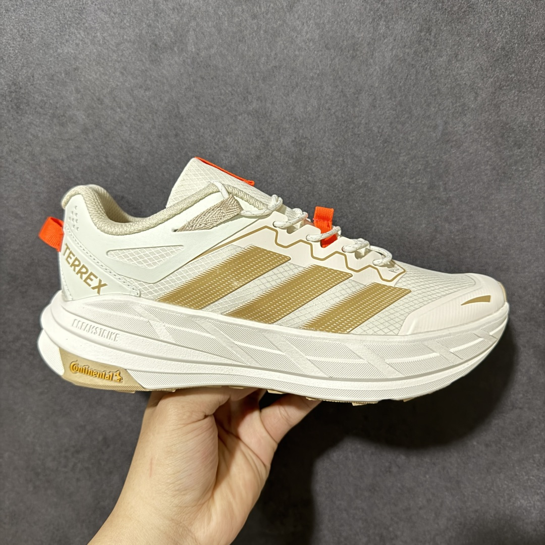 【纯原版】adidas TERREX FREEHIKER LT 硬核的薄底徒步鞋 实拍首发 鞋底会比大齿花的越野底更防滑 搭配GORE-TEX防水加持和megagrip的V底 货号：KK4571 尺码： 40-45-选品中心