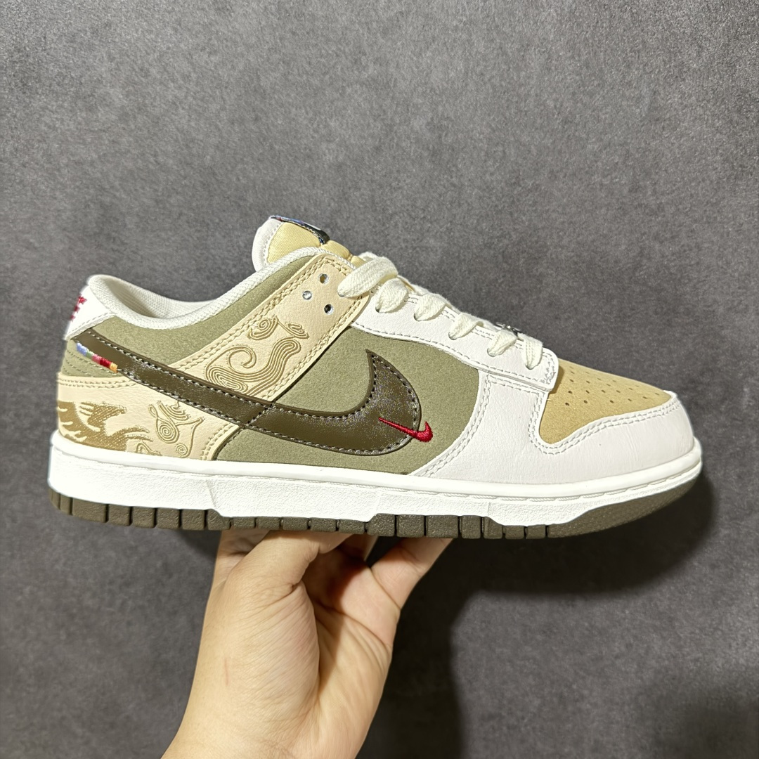 【公司级】Nike Dunk Pegasus Pack CNY 马年限定 防滑耐磨 耐克 舒适百搭 低帮板鞋 采用脚感柔软舒适ZoomAir气垫 有效吸收滑板等极限运动在落地时带来的冲击力 为街头运动者们提供更好的保护 货号：IQ1118-220 尺码：36 36.5 37.5 38 38.5 39 40 40.5 41 42 42.5 43 44 45-选品中心