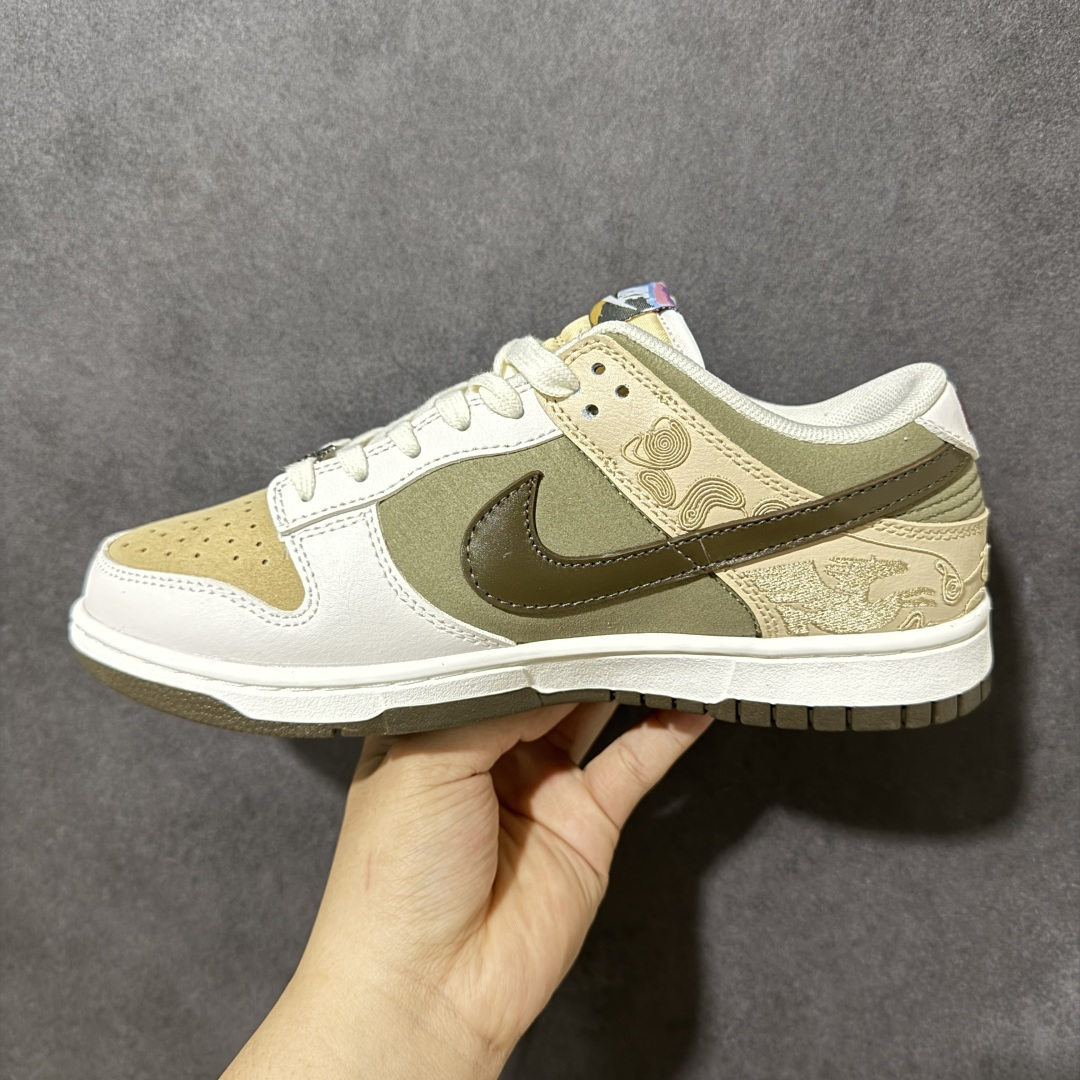 图片[2]-【公司级】Nike Dunk Pegasus Pack CNY 马年限定 防滑耐磨 耐克 舒适百搭 低帮板鞋 采用脚感柔软舒适ZoomAir气垫 有效吸收滑板等极限运动在落地时带来的冲击力 为街头运动者们提供更好的保护 货号：IQ1118-220 尺码：36 36.5 37.5 38 38.5 39 40 40.5 41 42 42.5 43 44 45-选品中心