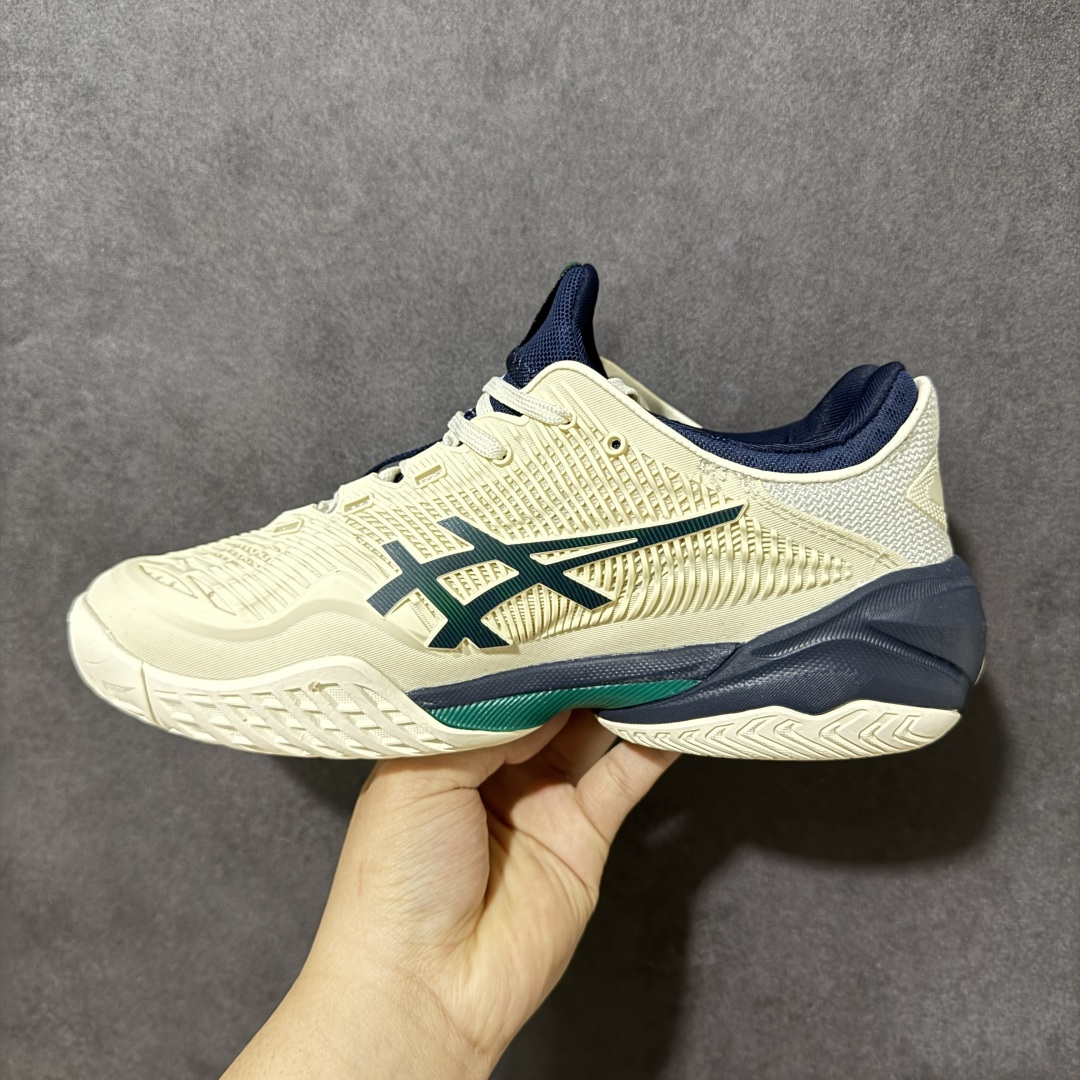 图片[2]-【公司级】Asics Court FF 3 Novak 舒适百搭 耐磨 低帮 网球鞋 男女款 米墨绿 网球鞋 COURT FF 3鞋面采用PU支撑裁片，提供了横向和纵向移动的灵活性的同时提升了足部移动时的稳定性；袜套式鞋口设计，提供很好的包裹性；分离式中足稳定片，改善扭转刚度，增加制动力和推进力；分离式后掌，增大触地面积之余，能够减少滑步耗时，降低身体负荷。 尺码：36-47 含半码 货号：1041A370-105-选品中心