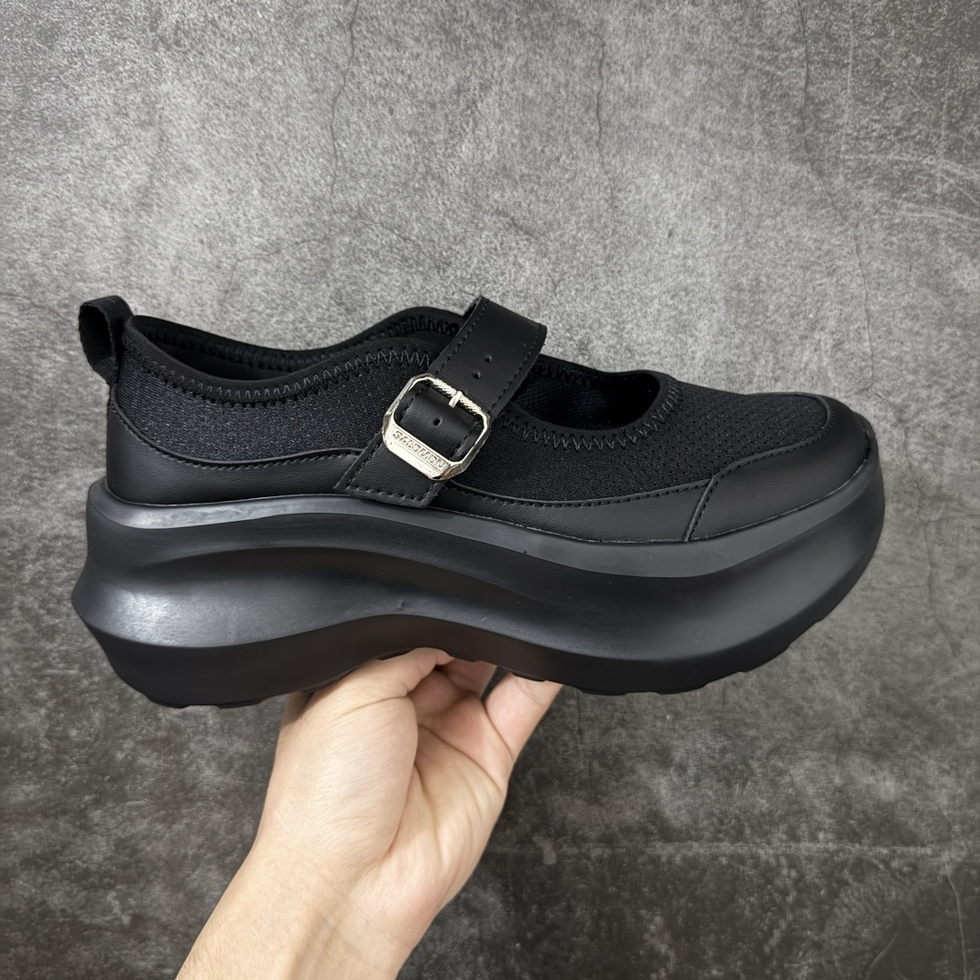 【纯原礼盒版】CDG x Salomon 萨洛蒙 联名款XT-6 系列 玛丽珍厚底 休闲 运动鞋 原版购入开发 做货 独立私模 原材料打造 一比一原版细节 延续品牌设计基因，融合简约的设计和实用的技术性 联名鞋款依旧是黑白简约配色，鞋身上的品牌字样也体现出极简主义的设计风格 搭配Contagrip 橡胶厚底鞋底设计，重新演绎的鞋面部分则以Pulsar Advanced袜套式轮廓替换了之前抽绳鞋带 并饰有网眼、抗撕裂材质鞋面、防水胶条以及尼龙拉环等细节 面料： 原版定制进口科技面料 内里： 原版进口透气网里 大底： 原版开模超轻发泡材质 底厚： 6.5CM 尺码：35-40-选品中心