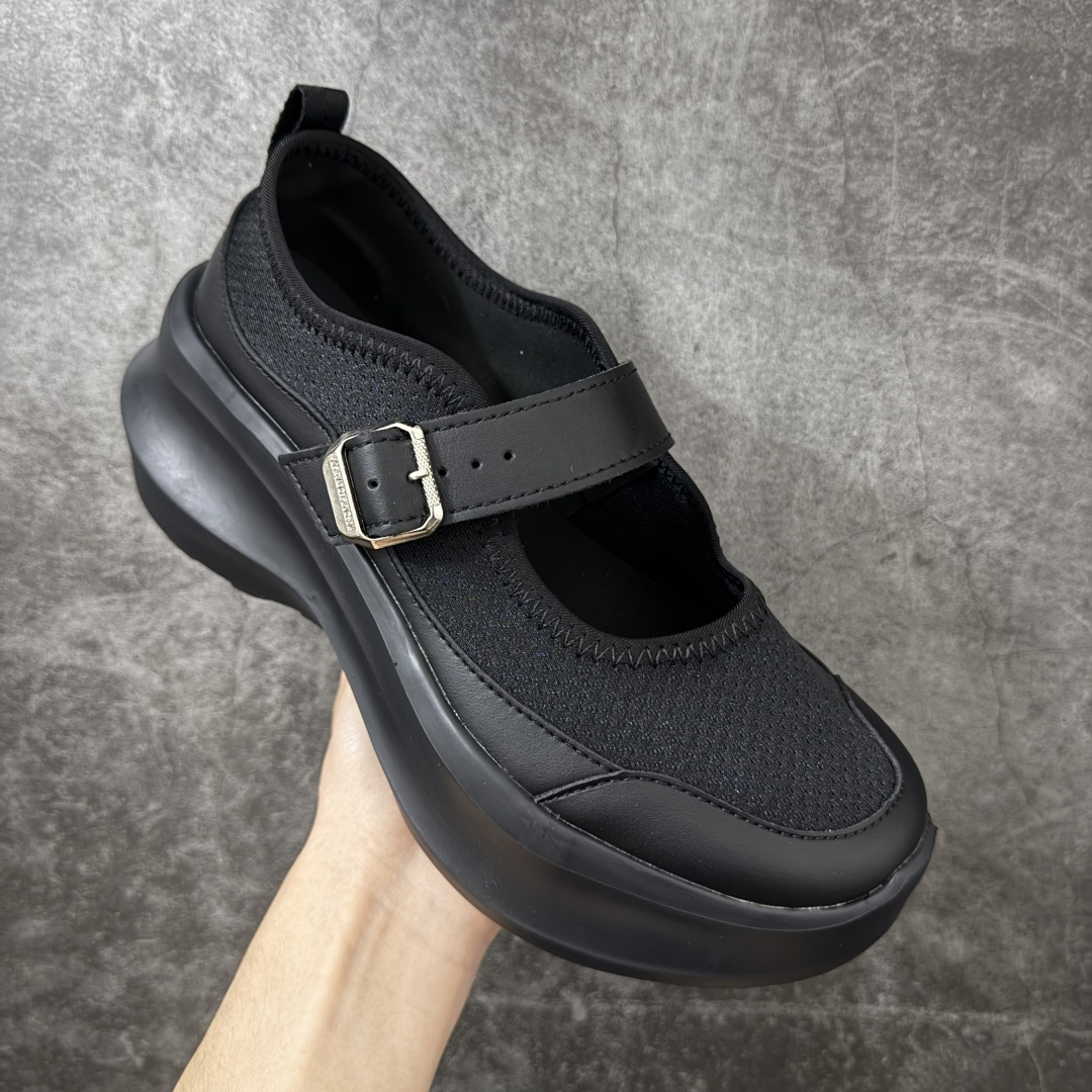 图片[3]-【纯原礼盒版】CDG x Salomon 萨洛蒙 联名款XT-6 系列 玛丽珍厚底 休闲 运动鞋 原版购入开发 做货 独立私模 原材料打造 一比一原版细节 延续品牌设计基因，融合简约的设计和实用的技术性 联名鞋款依旧是黑白简约配色，鞋身上的品牌字样也体现出极简主义的设计风格 搭配Contagrip 橡胶厚底鞋底设计，重新演绎的鞋面部分则以Pulsar Advanced袜套式轮廓替换了之前抽绳鞋带 并饰有网眼、抗撕裂材质鞋面、防水胶条以及尼龙拉环等细节 面料： 原版定制进口科技面料 内里： 原版进口透气网里 大底： 原版开模超轻发泡材质 底厚： 6.5CM 尺码：35-40-选品中心