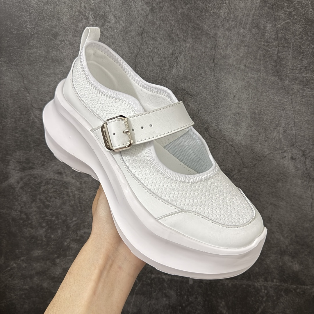 图片[3]-【纯原礼盒版】CDG x Salomon 萨洛蒙 联名款XT-6 系列 玛丽珍厚底 休闲 运动鞋 原版购入开发 做货 独立私模 原材料打造 一比一原版细节 延续品牌设计基因，融合简约的设计和实用的技术性 联名鞋款依旧是黑白简约配色，鞋身上的品牌字样也体现出极简主义的设计风格 搭配Contagrip 橡胶厚底鞋底设计，重新演绎的鞋面部分则以Pulsar Advanced袜套式轮廓替换了之前抽绳鞋带 并饰有网眼、抗撕裂材质鞋面、防水胶条以及尼龙拉环等细节 面料： 原版定制进口科技面料 内里： 原版进口透气网里 大底： 原版开模超轻发泡材质 底厚： 6.5CM 尺码：35-40-选品中心