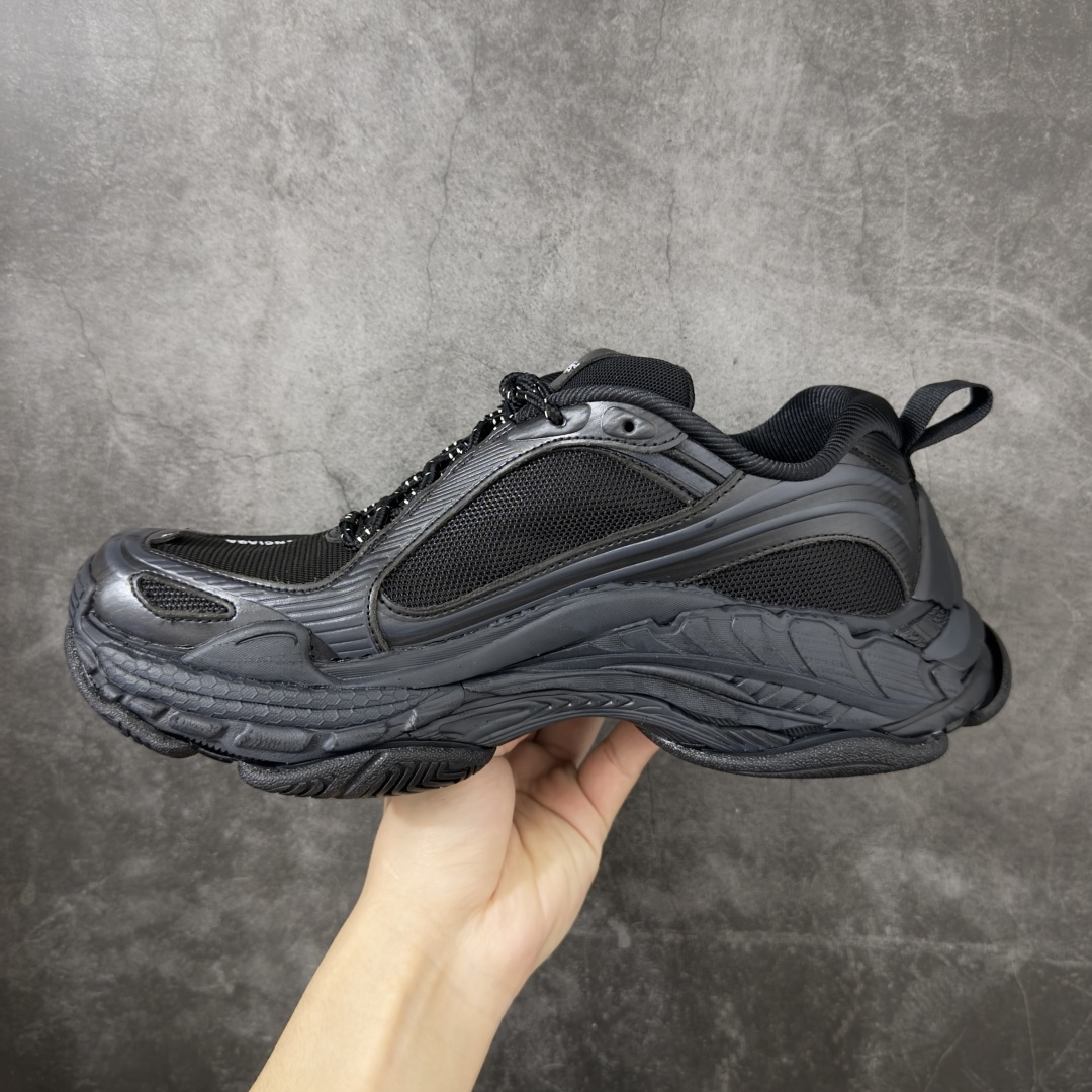 图片[2]-【XA版本】Balenciaga巴黎世家 Triple S .2 厚底系带 低帮 老爹鞋 Balenciaga是由被誉为代表二十世纪的伟大天才设计师 CristobalBalenciaga 创立的，在品牌创立的大半个世纪以来，巴黎世家一直以时尚、典雅闻名于时装界，它的主题产品有女士和男士提包、机车包、鞋子和时装，在15年王大仁卸任品牌设计师后，品牌的风格发生了翻天覆地的变化，凭借着人气超高的街头风T恤、老爹鞋等迅速霸屏各大时装周和时尚圈 货号：865849WTRS21011 尺码：35 36 37 38 39 40 41 42 43 44 45 46-选品中心