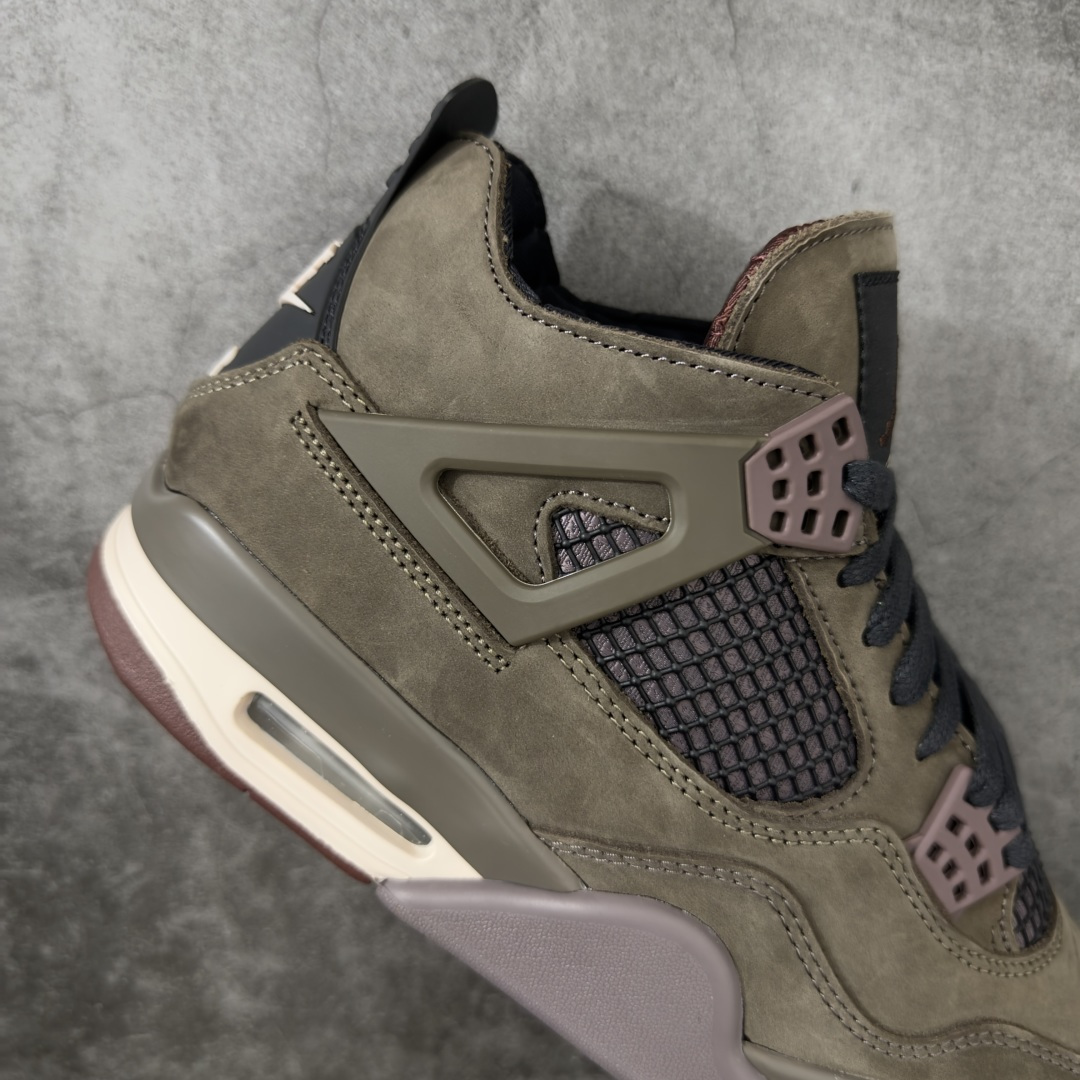 图片[7]-【GX版】A Ma Maniére x Air Jordan 4 Retro SP \”Dark Mocha\” AMM x AJ4 中帮 联名棕色 AJ4 乔丹4代 aj4 乔4 中邦 联名摩卡棕 乔丹篮球鞋系列 鞋身以暗摩卡棕为主调，全鞋覆盖细腻的麂皮材质，看起来质感十足。酒红、藕紫的撞色点缀超有层次感，鞋侧网格还带暗纹光泽，藕紫色鞋带扣更是点睛之笔。细节上依然很\”AMM\”——鞋舌绣有Jumpxman Logo标志和AMM经典的\”A\”字Logo和\”Flight\”字样；内衬是A Ma Manierec标志性的棕褐色缎面菱格纹绗缝，后跟点缀Nike Air标识，复古奢华风拉满！中底是淡紫、酒红与米白的分层设计，还嵌着透明Air Max气垫，外底则选用红棕色橡胶收尾，整体低调但层次丰富。鞋盒更是惊喜，黑色盒身搭配艺术人像印花，仪式感拉满。 货号：IF3102-200（2025.12.19发售） 尺码： 40 40.5 41 42 42.5 43 44 44.5 45 46 47.5 48.5-选品中心