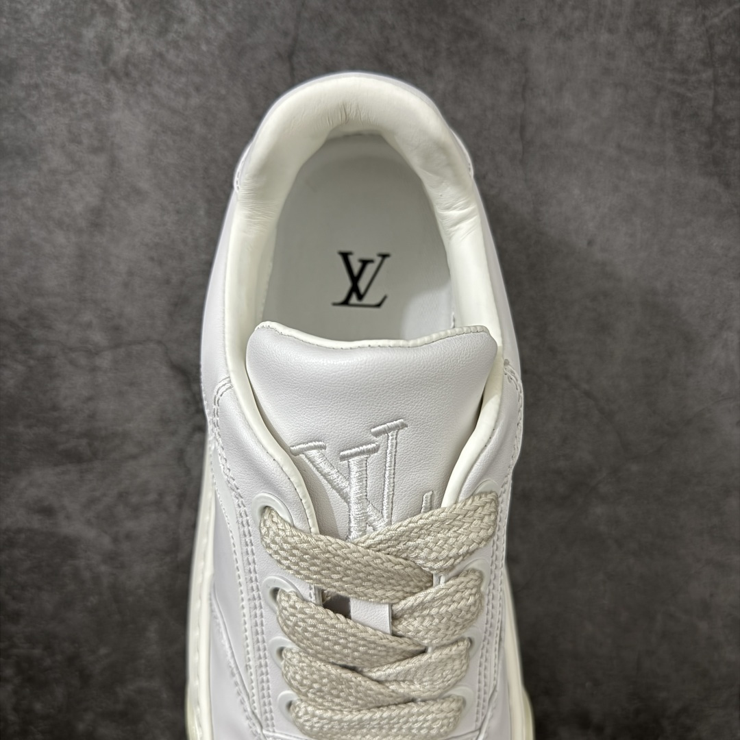 图片[8]-【广东纯原版】广奢高端货LOUIS VUITTON Tilted 系列｜2026 早春全新上架 LV 路易威登 Tilted Low Sneakers 倾斜系列低帮复古休闲运动板鞋 男鞋｜广东原产｜市售顶级版本 ✦ 升级原楦型开发纸版，鞋型更立体更正 ✦ Monogram 丹宁布鞋面，质感高级耐看 ✦ 鞋垫嵌入EVA软脚感物料，回弹舒适 ✦ 后跟耐弯折滴塑支撑片，稳定不塌 ✦ 全新开发TPR光泽组合隔色鞋底 ✦ LV组合 TPU 生胶底结构，行走稳、耐磨强 ✦ 原版购入开发 ✦ 厚实抽屉式礼品鞋盒 ✦ 原装包装说明书＋防尘布袋 ✦ 附送官方快递加固牛皮纸外盒 法国巴黎百年奢侈品牌 LOUIS VUITTON 路易威登 尺码：37 38 39 40 41 42 43 44 45-选品中心