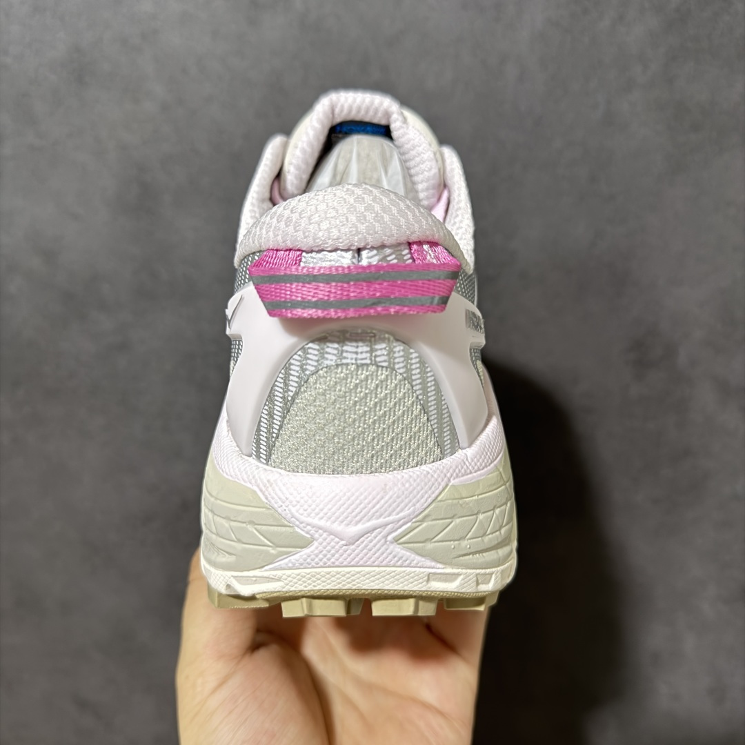 图片[4]-【公司级】Hoka Mafate Speed 2 马法特二代超轻厚底轻量山地跑步鞋 1126851 AYW  #轻量化材料Fresh Foam。超轻量中底全部用料过3C认证！ 滚动平衡科技减少33%能量消耗 ！第二代Mafate更是延续精髓设计，并调整了整体的鞋型，修身的鞋型，更加灵巧的感觉一下子来了。外底韧弹感十足的EVA泡绵，结合Vibram橡胶大底，性能稳定输出，无论是平时穿着还是在潮湿的梅雨季节跑步，都是非常优秀的搭配。  尺码：36-45半-选品中心