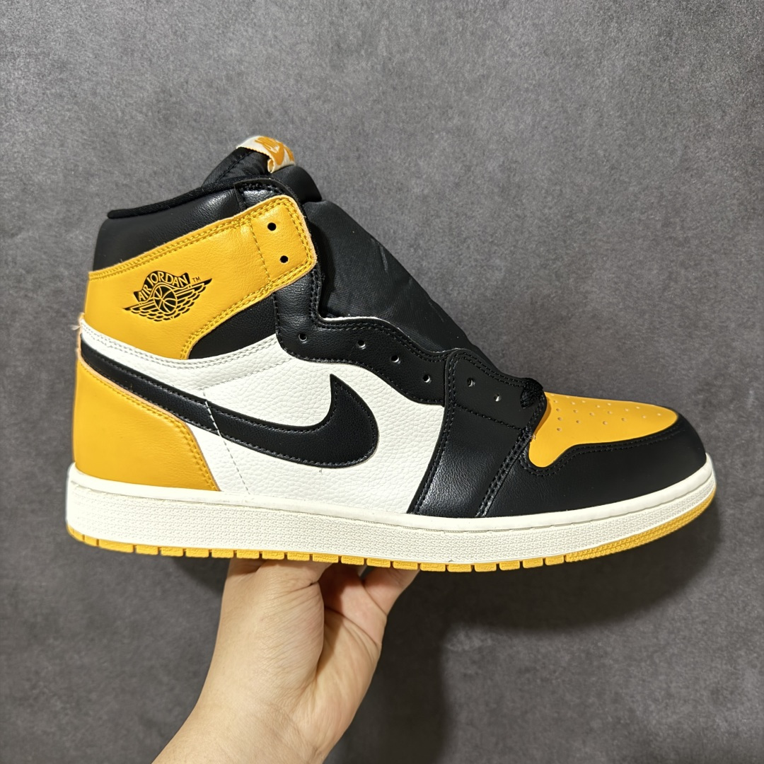 【H11版本】耐克Nike Air Jordan 1 Retro High OG AJ1代经典复古经典高帮百搭文化篮球鞋 555088-711 公司级真标半码制#原档案原数据开发版型#采用荔枝纹头层皮革鞋面材质#原厂立体填充鞋舌海绵#中底注胶孔及缜密中底拉帮工艺#原数据开发模具大底 尺码： 35.5 36 36.5 37.5 38 38.5 39 40 40.5 41 42 42.5 43 44 44.5 45 46 47.5 48.5 编码：H11B290300-选品中心