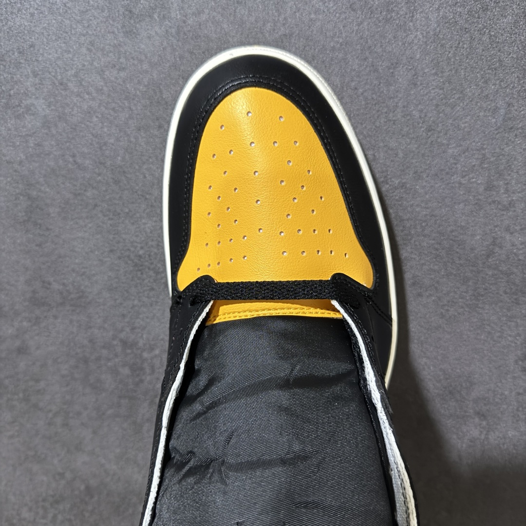 图片[5]-【H11版本】耐克Nike Air Jordan 1 Retro High OG AJ1代经典复古经典高帮百搭文化篮球鞋 555088-711 公司级真标半码制#原档案原数据开发版型#采用荔枝纹头层皮革鞋面材质#原厂立体填充鞋舌海绵#中底注胶孔及缜密中底拉帮工艺#原数据开发模具大底 尺码： 35.5 36 36.5 37.5 38 38.5 39 40 40.5 41 42 42.5 43 44 44.5 45 46 47.5 48.5 编码：H11B290300-选品中心