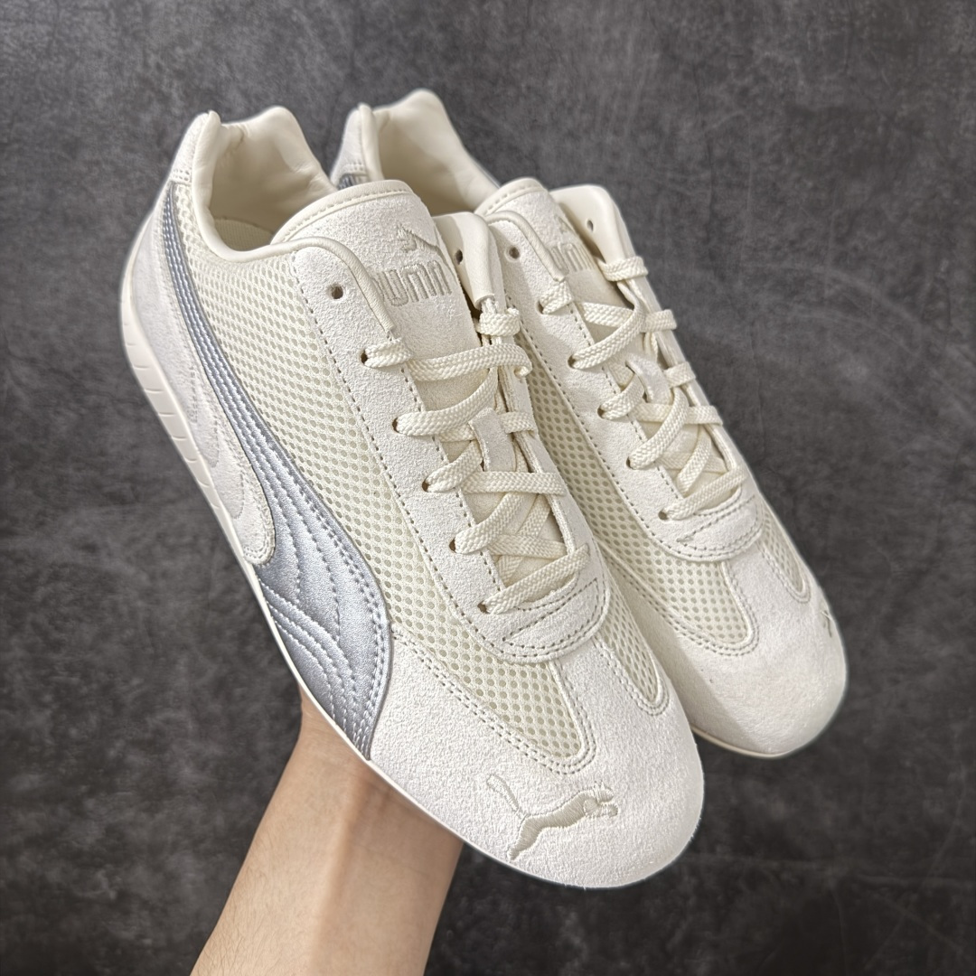 【渠道纯原版】Puma Speedcat OG Sparco 彪马罗马阿莫尔系列 复古运动休闲赛车跑鞋 403902 01 目前市场最优版本 无论是版型 细节 烫金走线 完全碾压市场任意版本 欢迎对比🆚 工厂耗时3个月开发 原装档案原数据纸版楦型 采用固色翻毛皮鞋面材质(正确二次成型\'猛帮\'成型工艺🆚区别市面版本!!) 外置原数据开发轻量耐磨橡胶大底💪🏻 全球知名运动品牌PUMA宝马赛车系列 融合了宝马车队的标志性配色 以趣味十足又前卫复古的设计引领潮流 将赛道精神融入街头时尚 开启前卫竞速之旅 主打前卫复古风 Roma鞋款的鞋侧以复古的流线造型 缀以宝马经典Logo 巧妙吸睛 而Speedcat鞋款以亮眼三色条纹元素缀以舒适鞋面 赋予了独特的个性美学 演绎赛车的无尽能量 尺码：35.5-45-选品中心