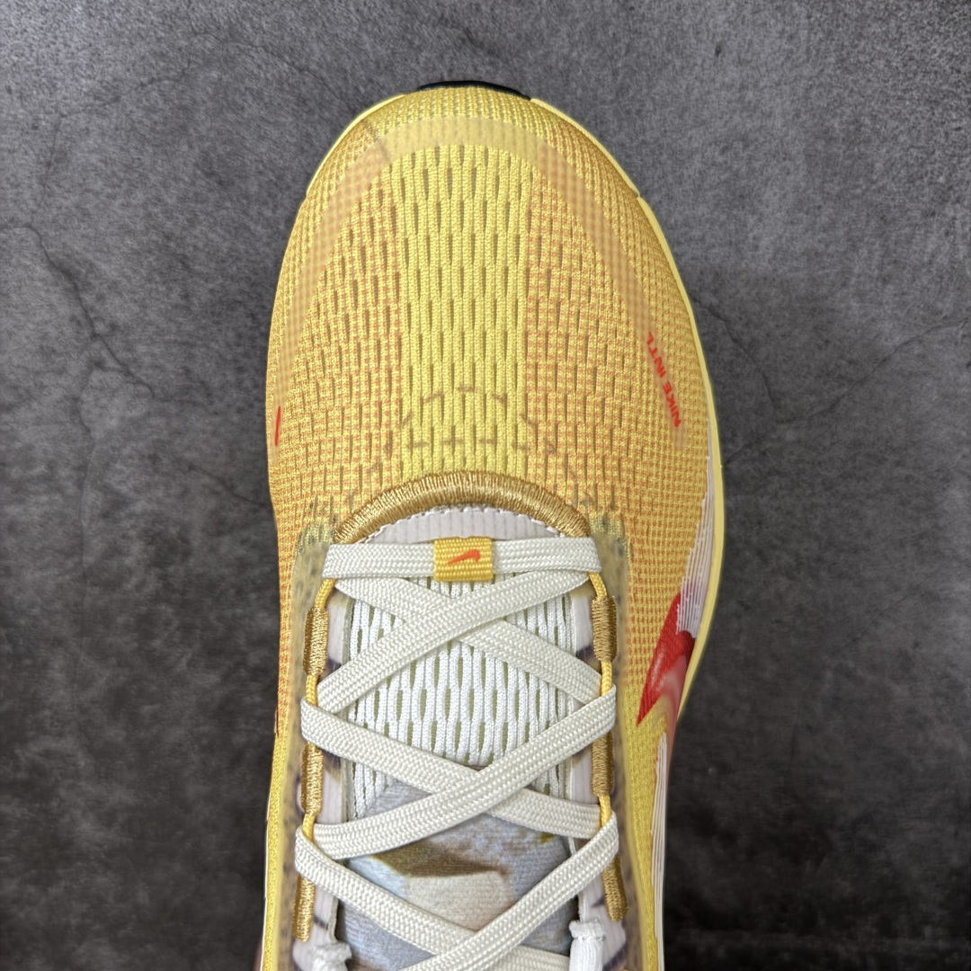 图片[5]-【XE纯原】Nike Air Zoom Vomero 18 全新科技运动跑鞋IH3576-999    目前市场最强品质 原版购入开发 鞋面采用硅胶发泡立体印刷 分体式组合大底 上层超临界ZOOM X泡棉 下层一次ReactX泡棉 区别市场一体底 超高质检清洁度 一切材质配件均与原版一致 原楦原纸板开发 匹配原版98%以上 完美弧度版型 原厂鞋标 立体反光鞋盒标 鞋盒防撞海绵 高端玩家必推版本 高价零售必推版本 欢迎对比市面任意版本‼️ 这双鞋简直是时尚与科技的完美融合。 经典黑色鞋面，质感爆棚，搭配超亮眼的银色大勾子，瞬间成为街头焦点。不仅颜值在线，缓震性能更是一绝 不管是日常出街还是慢跑锻炼，都能给双脚极致舒适体验。  码数超全，36-46码任你选！别犹豫啦，穿上它，轻松走出潮流范，开启你的时尚运动新旅程！ 码段：39-46-选品中心