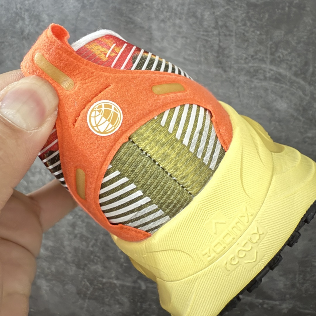 图片[2]-【XE纯原】Nike Air Zoom Vomero 18 全新科技运动跑鞋IH3576-999    目前市场最强品质 原版购入开发 鞋面采用硅胶发泡立体印刷 分体式组合大底 上层超临界ZOOM X泡棉 下层一次ReactX泡棉 区别市场一体底 超高质检清洁度 一切材质配件均与原版一致 原楦原纸板开发 匹配原版98%以上 完美弧度版型 原厂鞋标 立体反光鞋盒标 鞋盒防撞海绵 高端玩家必推版本 高价零售必推版本 欢迎对比市面任意版本‼️ 这双鞋简直是时尚与科技的完美融合。 经典黑色鞋面，质感爆棚，搭配超亮眼的银色大勾子，瞬间成为街头焦点。不仅颜值在线，缓震性能更是一绝 不管是日常出街还是慢跑锻炼，都能给双脚极致舒适体验。  码数超全，36-46码任你选！别犹豫啦，穿上它，轻松走出潮流范，开启你的时尚运动新旅程！ 码段：39-46-选品中心