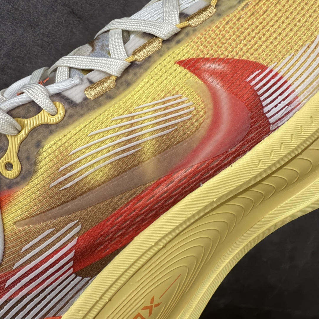 图片[4]-【XE纯原】Nike Air Zoom Vomero 18 全新科技运动跑鞋IH3576-999    目前市场最强品质 原版购入开发 鞋面采用硅胶发泡立体印刷 分体式组合大底 上层超临界ZOOM X泡棉 下层一次ReactX泡棉 区别市场一体底 超高质检清洁度 一切材质配件均与原版一致 原楦原纸板开发 匹配原版98%以上 完美弧度版型 原厂鞋标 立体反光鞋盒标 鞋盒防撞海绵 高端玩家必推版本 高价零售必推版本 欢迎对比市面任意版本‼️ 这双鞋简直是时尚与科技的完美融合。 经典黑色鞋面，质感爆棚，搭配超亮眼的银色大勾子，瞬间成为街头焦点。不仅颜值在线，缓震性能更是一绝 不管是日常出街还是慢跑锻炼，都能给双脚极致舒适体验。  码数超全，36-46码任你选！别犹豫啦，穿上它，轻松走出潮流范，开启你的时尚运动新旅程！ 码段：39-46-选品中心