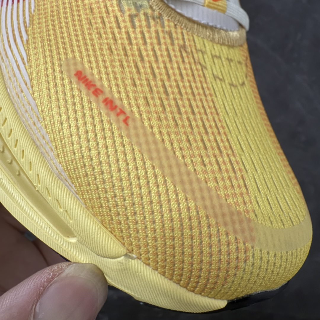 图片[5]-【XE纯原】Nike Air Zoom Vomero 18 全新科技运动跑鞋IH3576-999    目前市场最强品质 原版购入开发 鞋面采用硅胶发泡立体印刷 分体式组合大底 上层超临界ZOOM X泡棉 下层一次ReactX泡棉 区别市场一体底 超高质检清洁度 一切材质配件均与原版一致 原楦原纸板开发 匹配原版98%以上 完美弧度版型 原厂鞋标 立体反光鞋盒标 鞋盒防撞海绵 高端玩家必推版本 高价零售必推版本 欢迎对比市面任意版本‼️ 这双鞋简直是时尚与科技的完美融合。 经典黑色鞋面，质感爆棚，搭配超亮眼的银色大勾子，瞬间成为街头焦点。不仅颜值在线，缓震性能更是一绝 不管是日常出街还是慢跑锻炼，都能给双脚极致舒适体验。  码数超全，36-46码任你选！别犹豫啦，穿上它，轻松走出潮流范，开启你的时尚运动新旅程！ 码段：39-46-选品中心