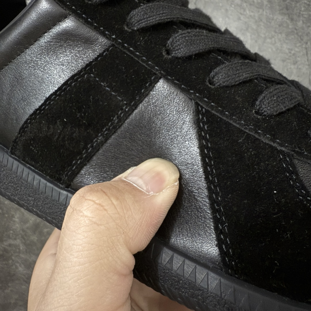 图片[4]-【顶级毒版】Maison Margiela MM6梅森马吉拉 Calfskin Replica 复古 德训 时尚板鞋 男女款 黑色 网红单品 高端外贸 平台零售专供批次 全头层软牛皮鞋面 头层羊皮内里 乳胶鞋垫 中底钢印 原版织唛 尺码：35-45 含半码-选品中心