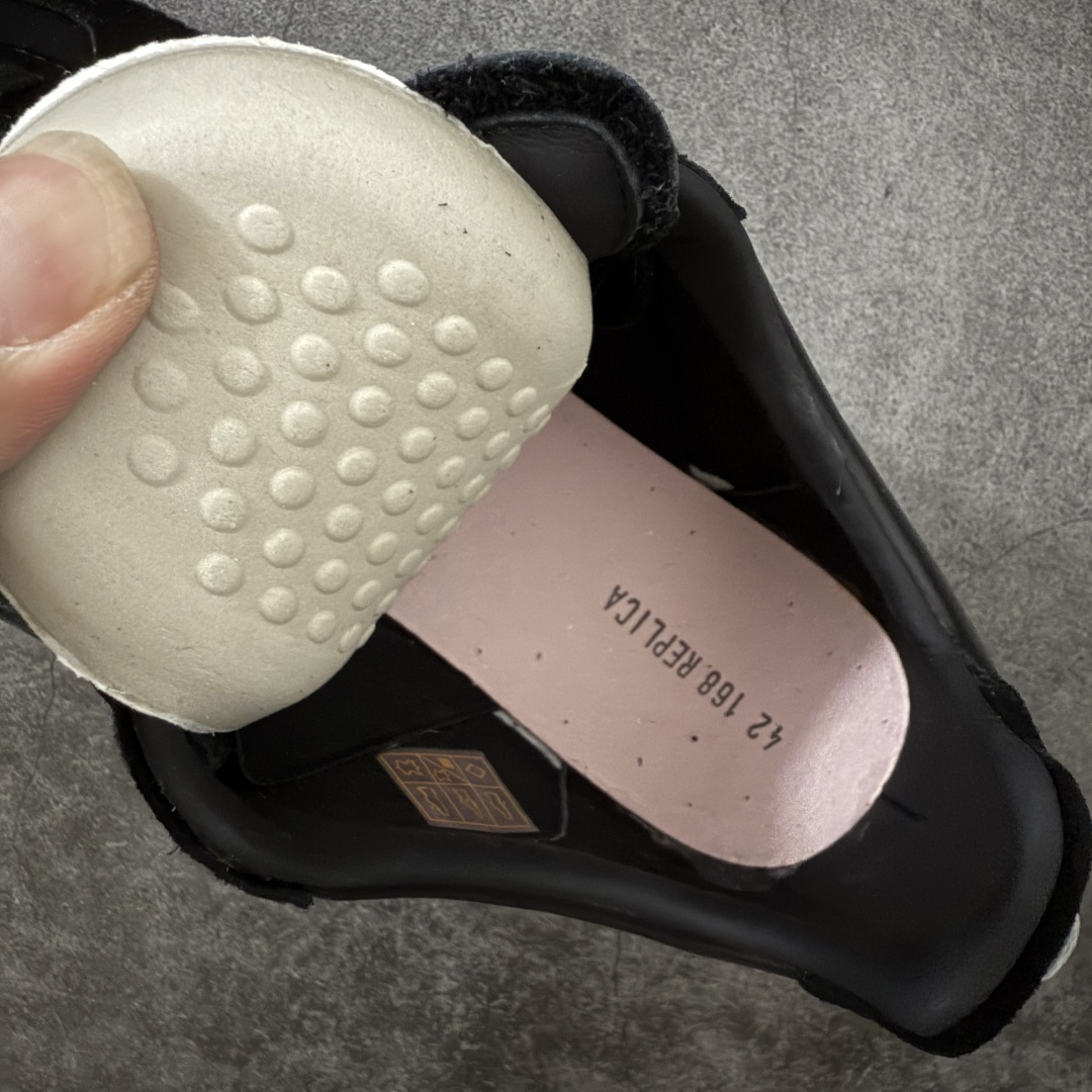 图片[9]-【顶级毒版】Maison Margiela MM6梅森马吉拉 Calfskin Replica 复古 德训 时尚板鞋 男女款 黑色 网红单品 高端外贸 平台零售专供批次 全头层软牛皮鞋面 头层羊皮内里 乳胶鞋垫 中底钢印 原版织唛 尺码：35-45 含半码-选品中心