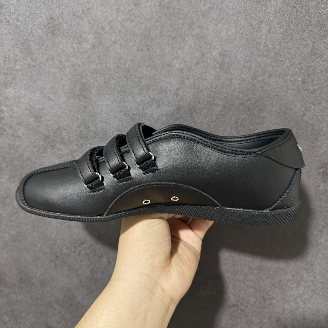 图片[2]-【公司级】adidas Originals ANFU MJ 玛丽珍鞋 这是一双融合复古德训与芭蕾玛丽珍风格的三叶草限定鞋款，以经典 T 头鞋型为基底，搭配魔术贴绑带与三条杠元素，既保留了德训鞋的复古街头感，又注入芭蕾风的温柔优雅。 货号：KH7638 尺码：35.5-42含半码-选品中心