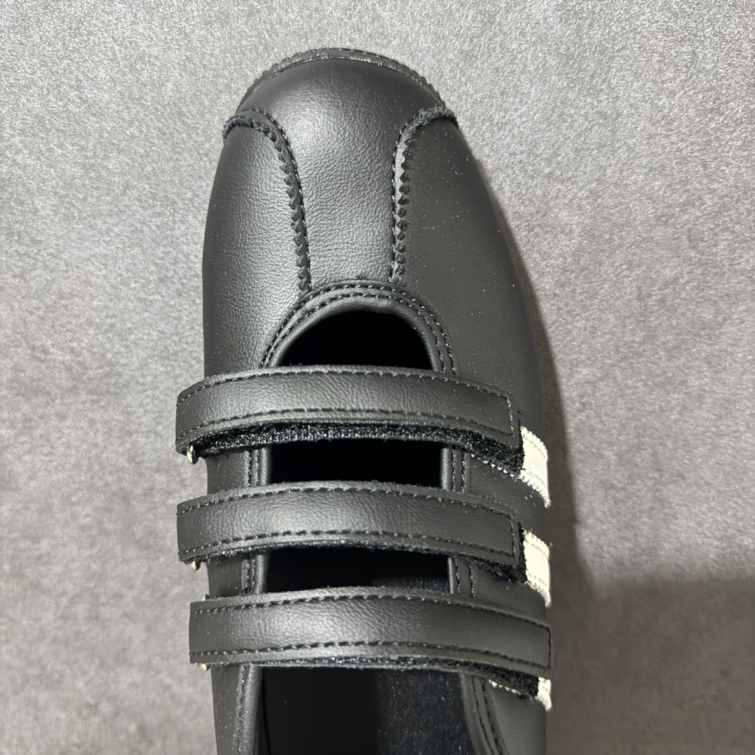 图片[5]-【公司级】adidas Originals ANFU MJ 玛丽珍鞋 这是一双融合复古德训与芭蕾玛丽珍风格的三叶草限定鞋款，以经典 T 头鞋型为基底，搭配魔术贴绑带与三条杠元素，既保留了德训鞋的复古街头感，又注入芭蕾风的温柔优雅。 货号：KH7638 尺码：35.5-42含半码-选品中心