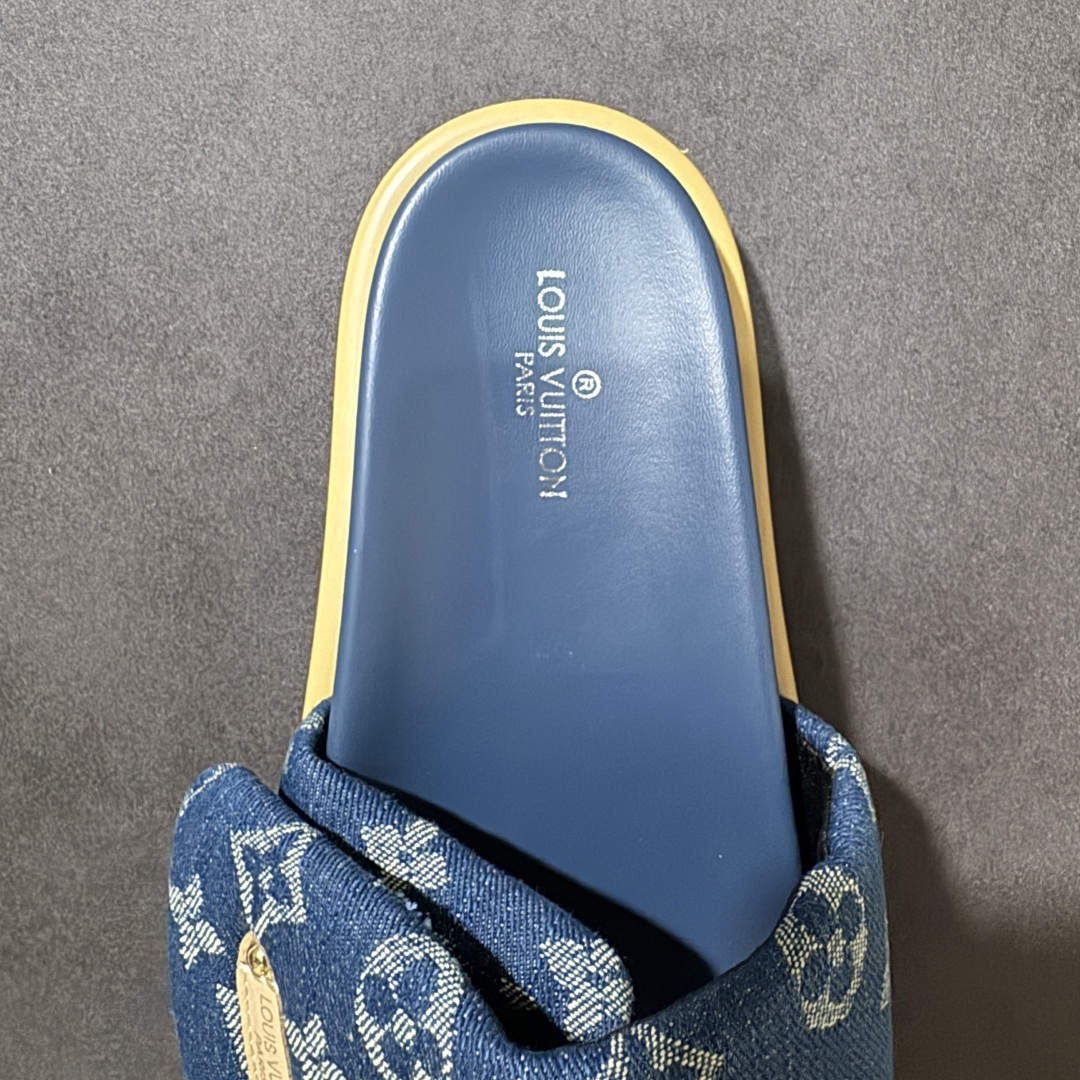 图片[6]-【纯原版】Louis Vuitton 2026专柜 春夏新款 LV情侣厚底魔术贴拖鞋明星同款 网红博主推荐 原版开模 代购版本 Lv 原版3D打印老花 内里海绵 水台4.5CM 原版私膜 真皮大底 全套专柜包装 货号： AG2U72722 尺码：36 37 38 39 40 41 42 43 44 45 46 47-选品中心