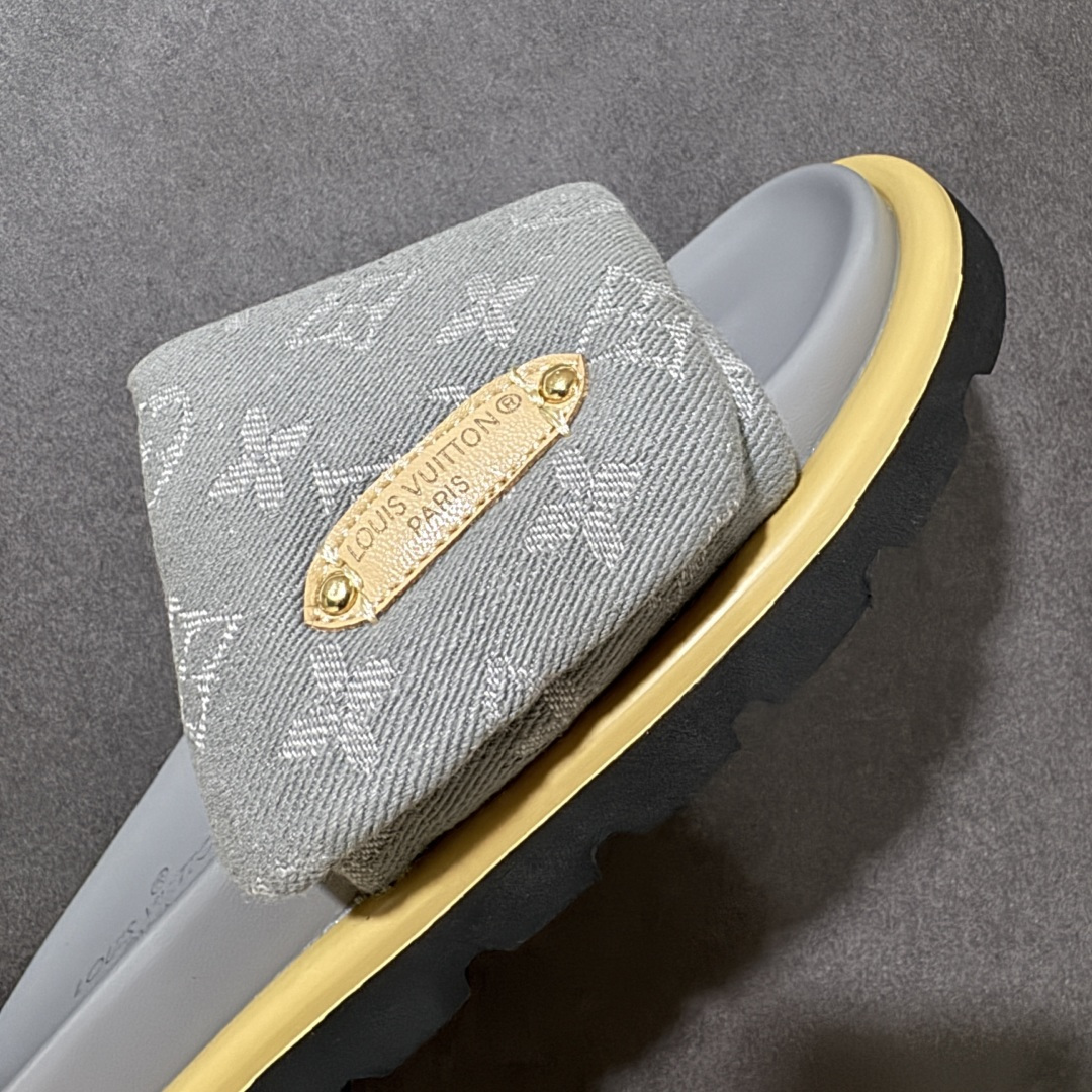 图片[8]-【纯原版】Louis Vuitton 2026专柜 春夏新款 LV情侣厚底魔术贴拖鞋明星同款 网红博主推荐 原版开模 代购版本 Lv 原版3D打印老花 内里海绵 水台4.5CM 原版私膜 真皮大底 全套专柜包装 货号： AG2U72722 尺码：36 37 38 39 40 41 42 43 44 45 46 47-选品中心