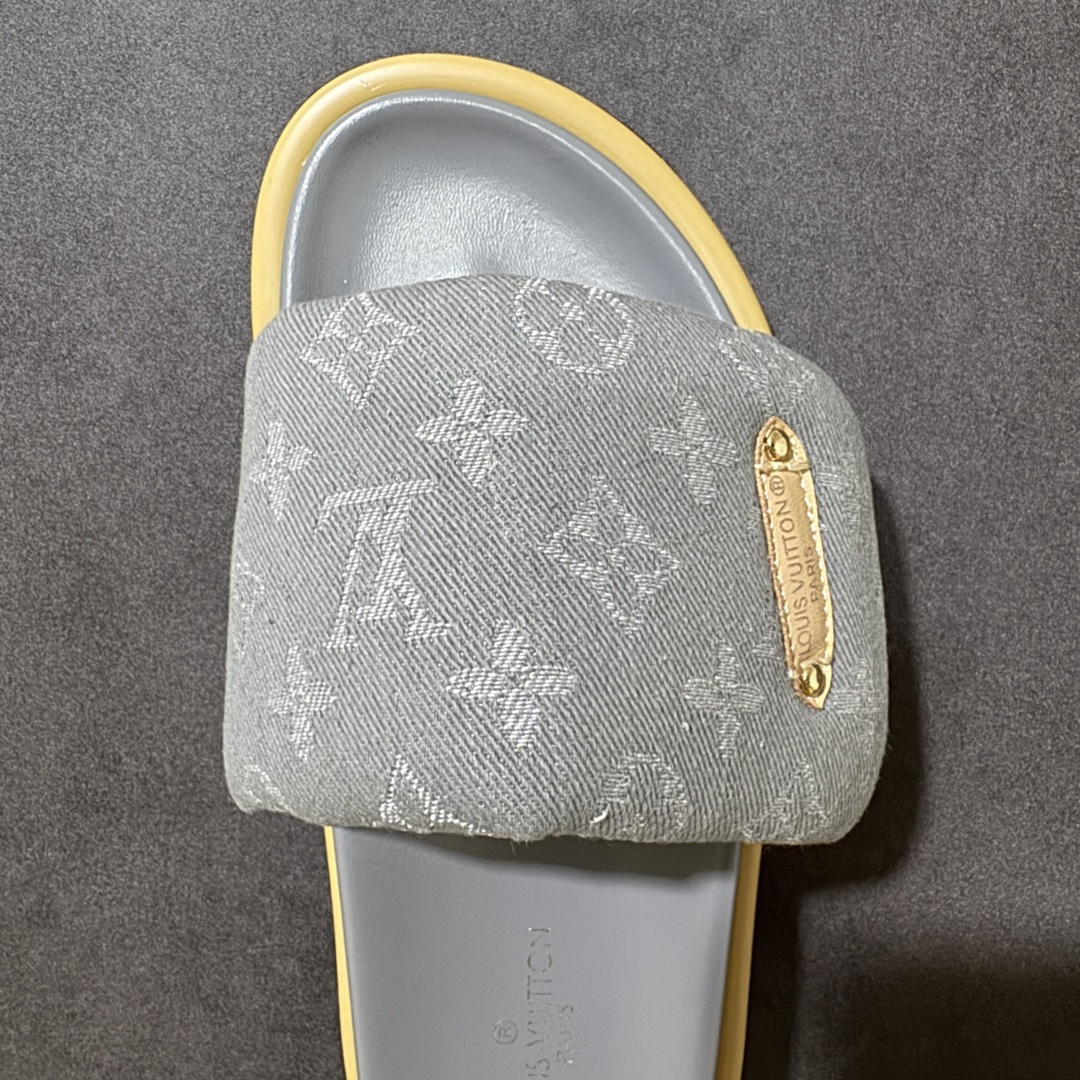 图片[5]-【纯原版】Louis Vuitton 2026专柜 春夏新款 LV情侣厚底魔术贴拖鞋明星同款 网红博主推荐 原版开模 代购版本 Lv 原版3D打印老花 内里海绵 水台4.5CM 原版私膜 真皮大底 全套专柜包装 货号： AG2U72722 尺码：36 37 38 39 40 41 42 43 44 45 46 47-选品中心