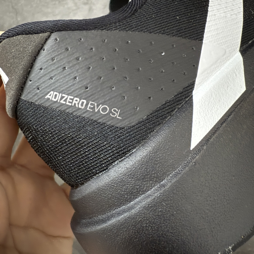 图片[3]-【XE版本】Adidas Adizero EVO SL 马拉松竞速专业跑鞋 市场最强版出货 原材料 内置碳板 原厂网纱潮流 超临界发泡大底 脚感软弹度与原版几乎无差别 细节目前市场最接近原版品质 外贸专供 最大做到48码 此款针织网面非常轻薄 纤维间的缝隙很大 可以保证跑步时的透气、排汗效果 鞋舌直接与两侧的内衬和鞋底连接在一起 在跑步过程中不会被鞋舌的左右移动所困扰 在标准鞋带孔的基础上再拓宽一组鞋带孔 适合不同脚型的需求 突破性 EnergyRods 技术，有助于跑者实现更好的成绩 中底独特的LIGHTSTRIKE PRO泡棉材质 微弹感觉在跑步过程中给予了良好的支撑体验 对于顶级精英和高水平进阶跑者来说 ADIOS PRO是一双值得信赖的竞速比赛用鞋 货号：JP7149 尺码：36-48-选品中心