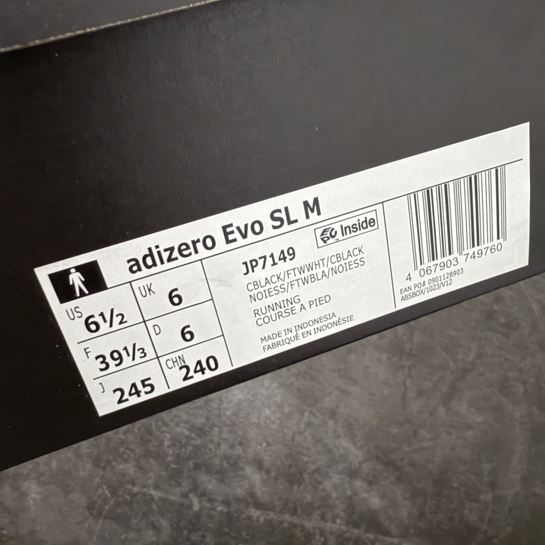 图片[10]-【XE版本】Adidas Adizero EVO SL 马拉松竞速专业跑鞋 市场最强版出货 原材料 内置碳板 原厂网纱潮流 超临界发泡大底 脚感软弹度与原版几乎无差别 细节目前市场最接近原版品质 外贸专供 最大做到48码 此款针织网面非常轻薄 纤维间的缝隙很大 可以保证跑步时的透气、排汗效果 鞋舌直接与两侧的内衬和鞋底连接在一起 在跑步过程中不会被鞋舌的左右移动所困扰 在标准鞋带孔的基础上再拓宽一组鞋带孔 适合不同脚型的需求 突破性 EnergyRods 技术，有助于跑者实现更好的成绩 中底独特的LIGHTSTRIKE PRO泡棉材质 微弹感觉在跑步过程中给予了良好的支撑体验 对于顶级精英和高水平进阶跑者来说 ADIOS PRO是一双值得信赖的竞速比赛用鞋 货号：JP7149 尺码：36-48-选品中心