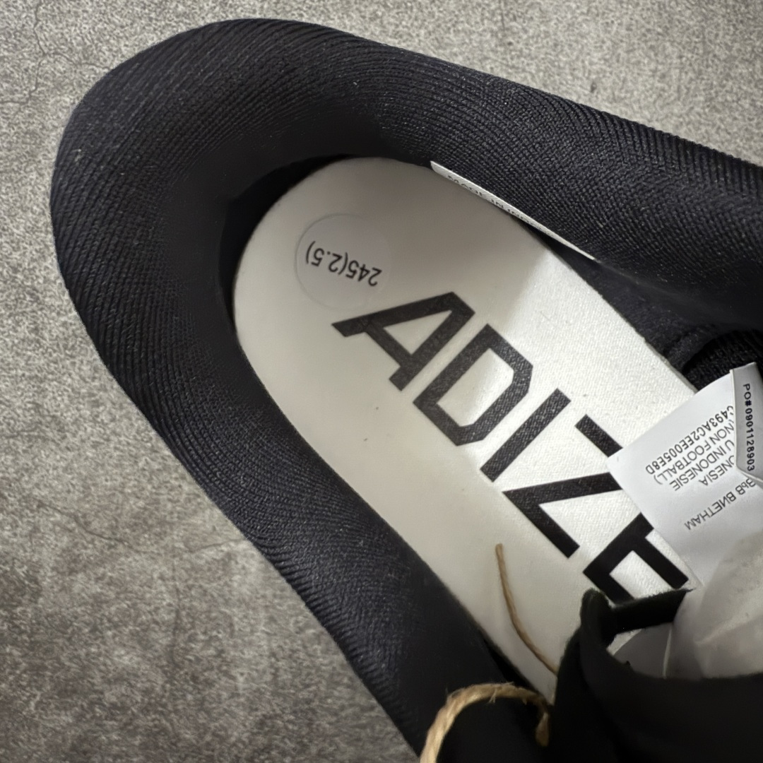 图片[8]-【XE版本】Adidas Adizero EVO SL 马拉松竞速专业跑鞋 市场最强版出货 原材料 内置碳板 原厂网纱潮流 超临界发泡大底 脚感软弹度与原版几乎无差别 细节目前市场最接近原版品质 外贸专供 最大做到48码 此款针织网面非常轻薄 纤维间的缝隙很大 可以保证跑步时的透气、排汗效果 鞋舌直接与两侧的内衬和鞋底连接在一起 在跑步过程中不会被鞋舌的左右移动所困扰 在标准鞋带孔的基础上再拓宽一组鞋带孔 适合不同脚型的需求 突破性 EnergyRods 技术，有助于跑者实现更好的成绩 中底独特的LIGHTSTRIKE PRO泡棉材质 微弹感觉在跑步过程中给予了良好的支撑体验 对于顶级精英和高水平进阶跑者来说 ADIOS PRO是一双值得信赖的竞速比赛用鞋 货号：JP7149 尺码：36-48-选品中心
