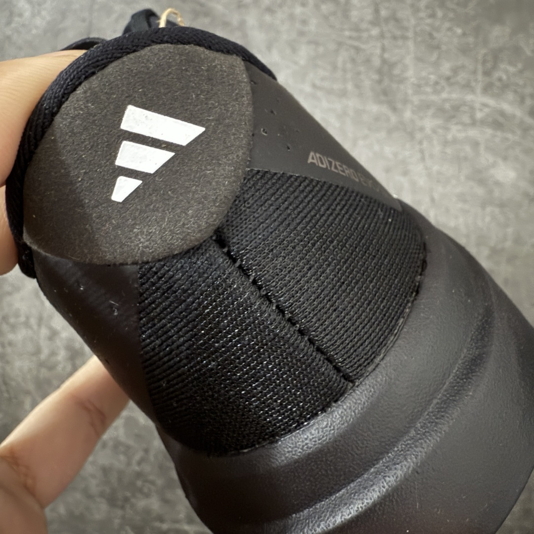 图片[2]-【XE版本】Adidas Adizero EVO SL 马拉松竞速专业跑鞋 市场最强版出货 原材料 内置碳板 原厂网纱潮流 超临界发泡大底 脚感软弹度与原版几乎无差别 细节目前市场最接近原版品质 外贸专供 最大做到48码 此款针织网面非常轻薄 纤维间的缝隙很大 可以保证跑步时的透气、排汗效果 鞋舌直接与两侧的内衬和鞋底连接在一起 在跑步过程中不会被鞋舌的左右移动所困扰 在标准鞋带孔的基础上再拓宽一组鞋带孔 适合不同脚型的需求 突破性 EnergyRods 技术，有助于跑者实现更好的成绩 中底独特的LIGHTSTRIKE PRO泡棉材质 微弹感觉在跑步过程中给予了良好的支撑体验 对于顶级精英和高水平进阶跑者来说 ADIOS PRO是一双值得信赖的竞速比赛用鞋 货号：JP7149 尺码：36-48-选品中心