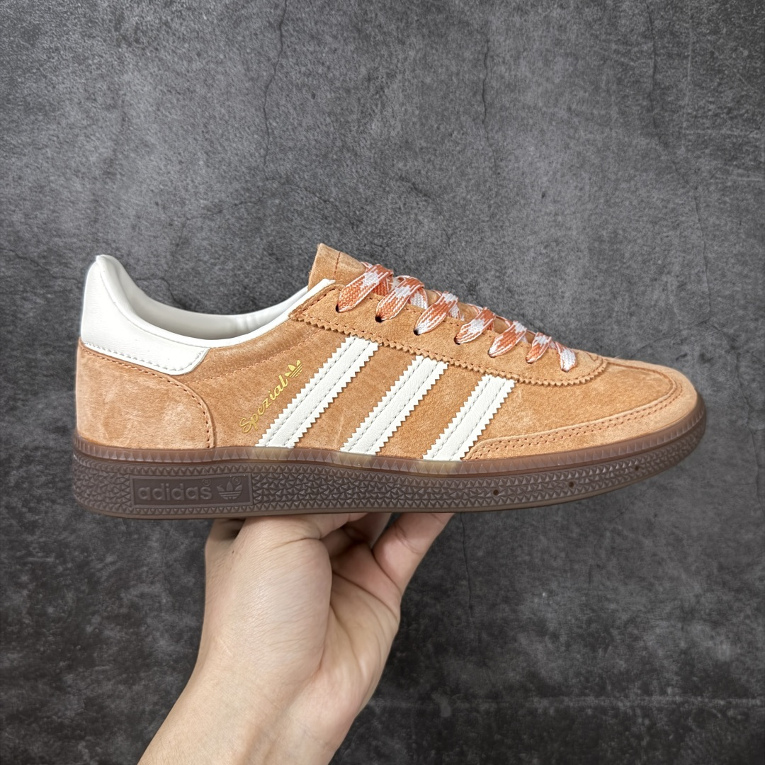 【XC纯原版】Adidas Handball Spezial 阿迪达斯经典款牛皮复古休闲板鞋 棕白生胶 KI5930 原厂原档案开发出品 皮料切割干净无任何毛边 鞋型细节完美 超高清洁度 原材料打 市场第一梯队版本 尺码：35 36 36.5 37 38 38.5 39 40-选品中心