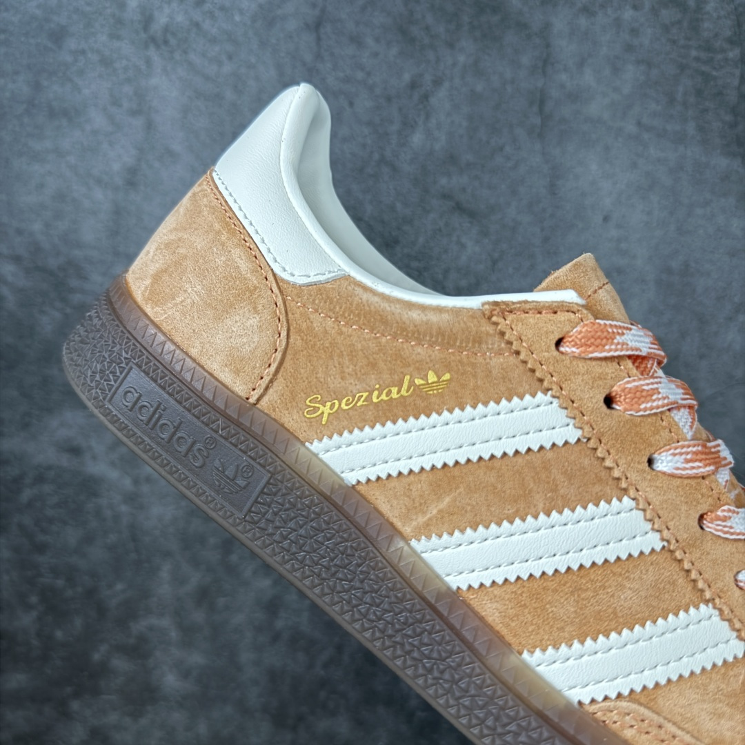图片[7]-【XC纯原版】Adidas Handball Spezial 阿迪达斯经典款牛皮复古休闲板鞋 棕白生胶 KI5930 原厂原档案开发出品 皮料切割干净无任何毛边 鞋型细节完美 超高清洁度 原材料打 市场第一梯队版本 尺码：35 36 36.5 37 38 38.5 39 40-选品中心