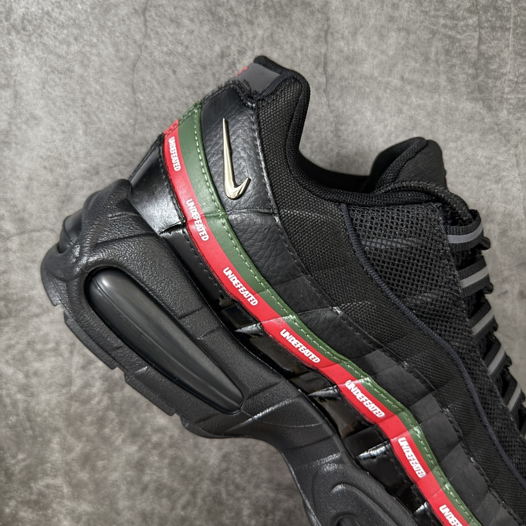 图片[7]-【顶级芯片版】UNDEFEATED x Nike Air Max 95 OG Big Bubble 白色气垫跑鞋 货号：IB4453-001 顶级版 开发数月 原版开发 多道QC质检 鞋型完美复刻 原厂级别工艺 正确色卡 正确气垫蓝光 正确大底 独家私模 采用进口头层牛皮拼接 定位高端市场 行业标杆工艺 尺码：40 40.5 41 42 42.5 43 44 44.5 45 46-选品中心