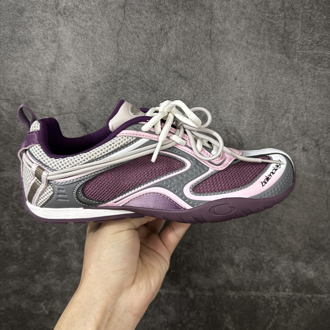 【XA版本】Balenciaga巴黎世家 Radar 圆头系带 做旧效果 低帮 生活休闲鞋 巴黎世家25代 轻薄款经典黑出货 这个非常适合春夏季 很薄很轻 摆脱了巴黎世家往昔那种笨重的观念 尺码：35-46-选品中心