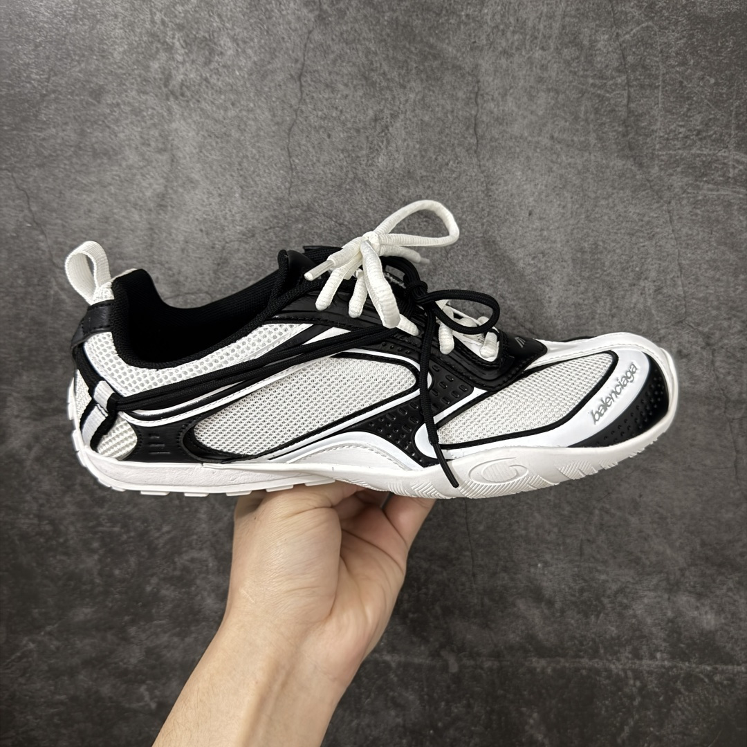 【XA版本】Balenciaga巴黎世家 Radar 圆头系带 做旧效果 低帮 生活休闲鞋 巴黎世家25代 轻薄款经典黑出货 这个非常适合春夏季 很薄很轻 摆脱了巴黎世家往昔那种笨重的观念 尺码：35-46-选品中心